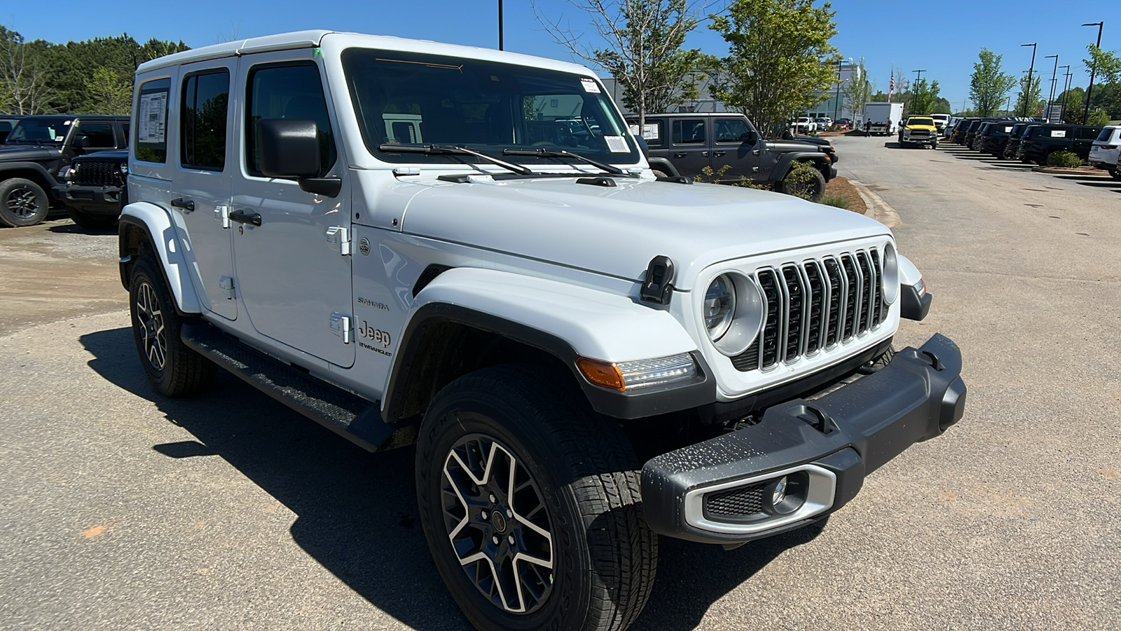 2024 Jeep Wrangler Sahara 3