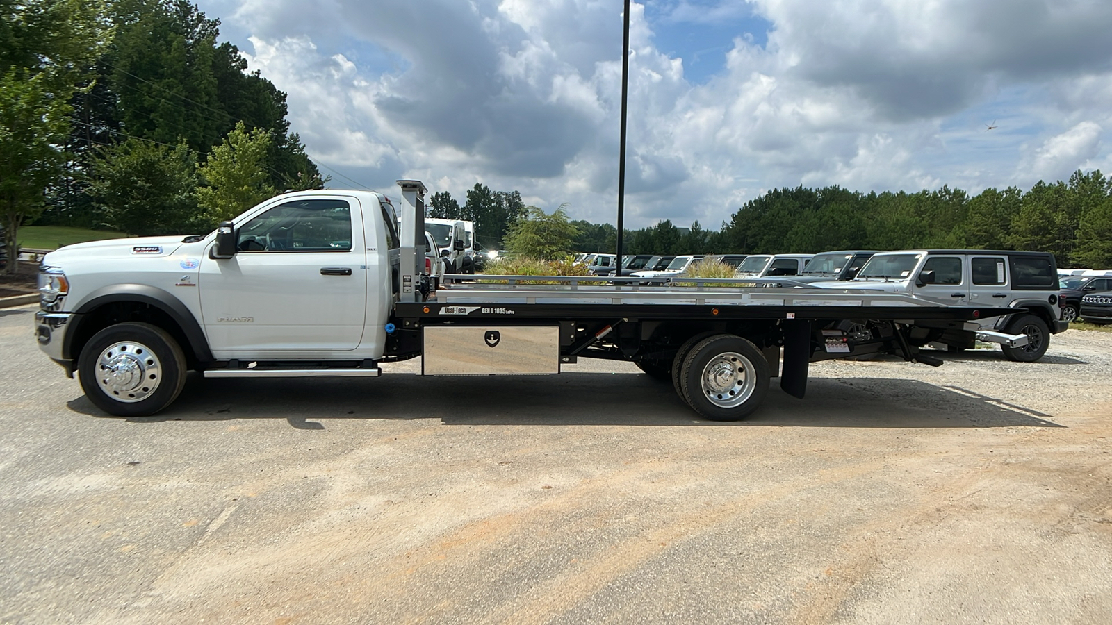 2024 Ram 5500 Chassis Cab SLT 8