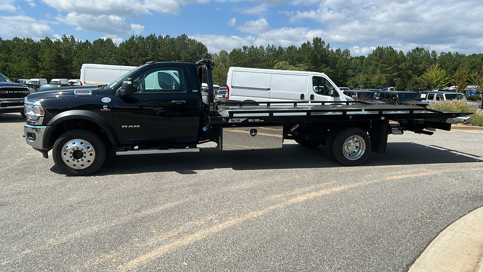 2024 Ram 5500 Chassis Cab SLT 8