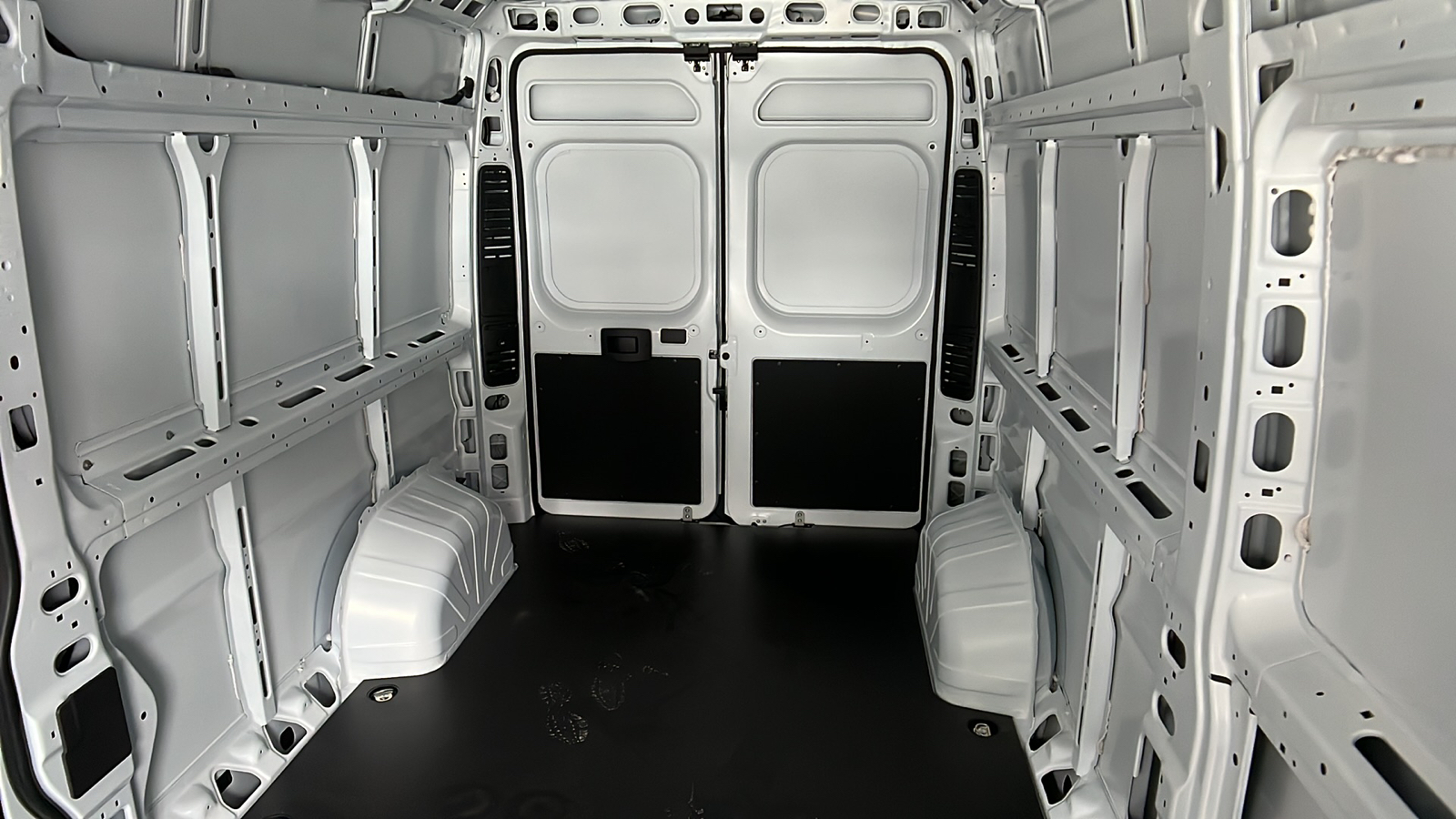 2024 Ram ProMaster Cargo Van Tradesman 13