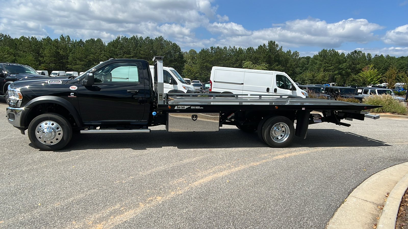 2024 Ram 5500 Chassis Cab Tradesman 8