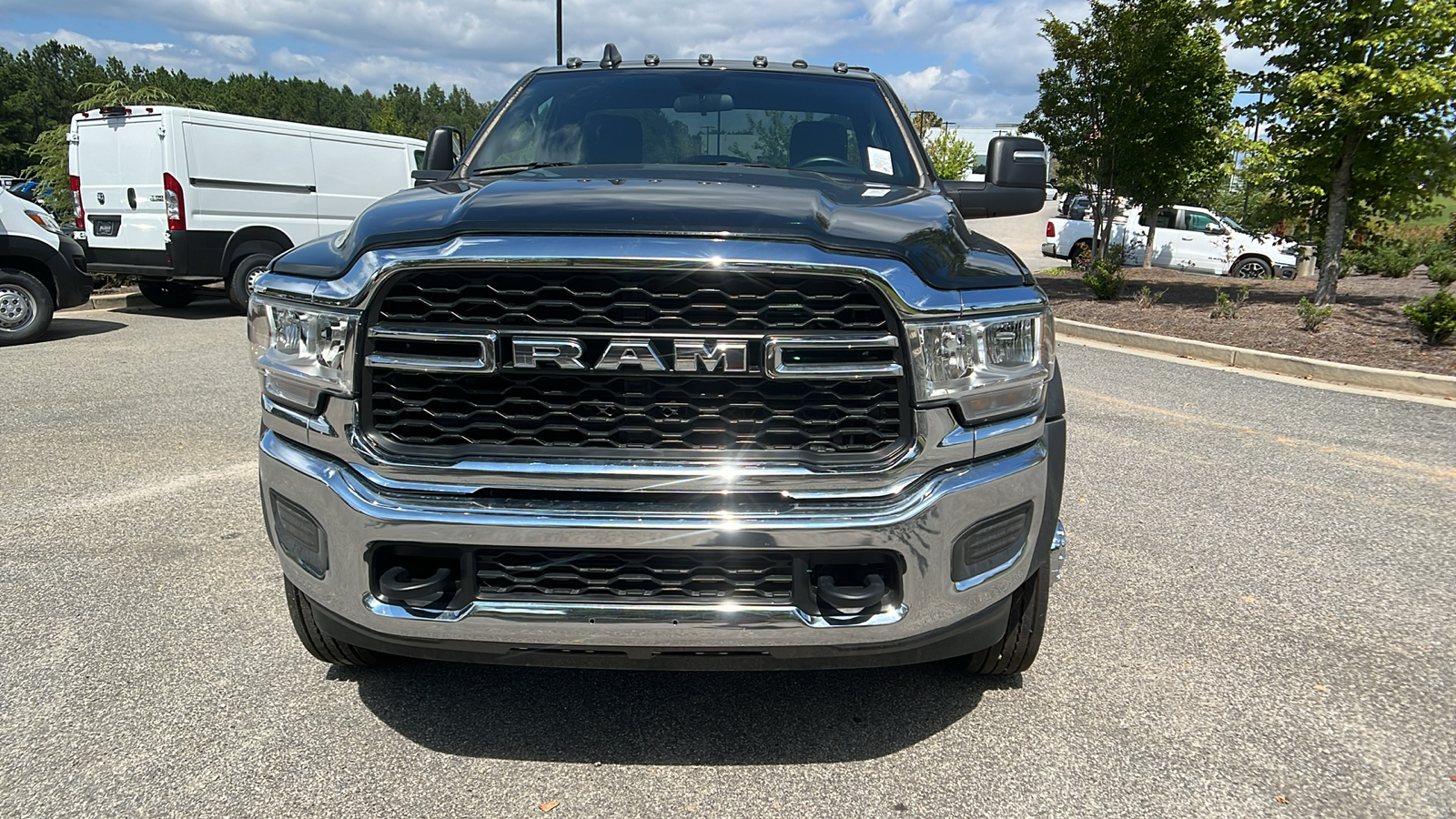 2024 Ram 5500 Chassis Cab Tradesman 2