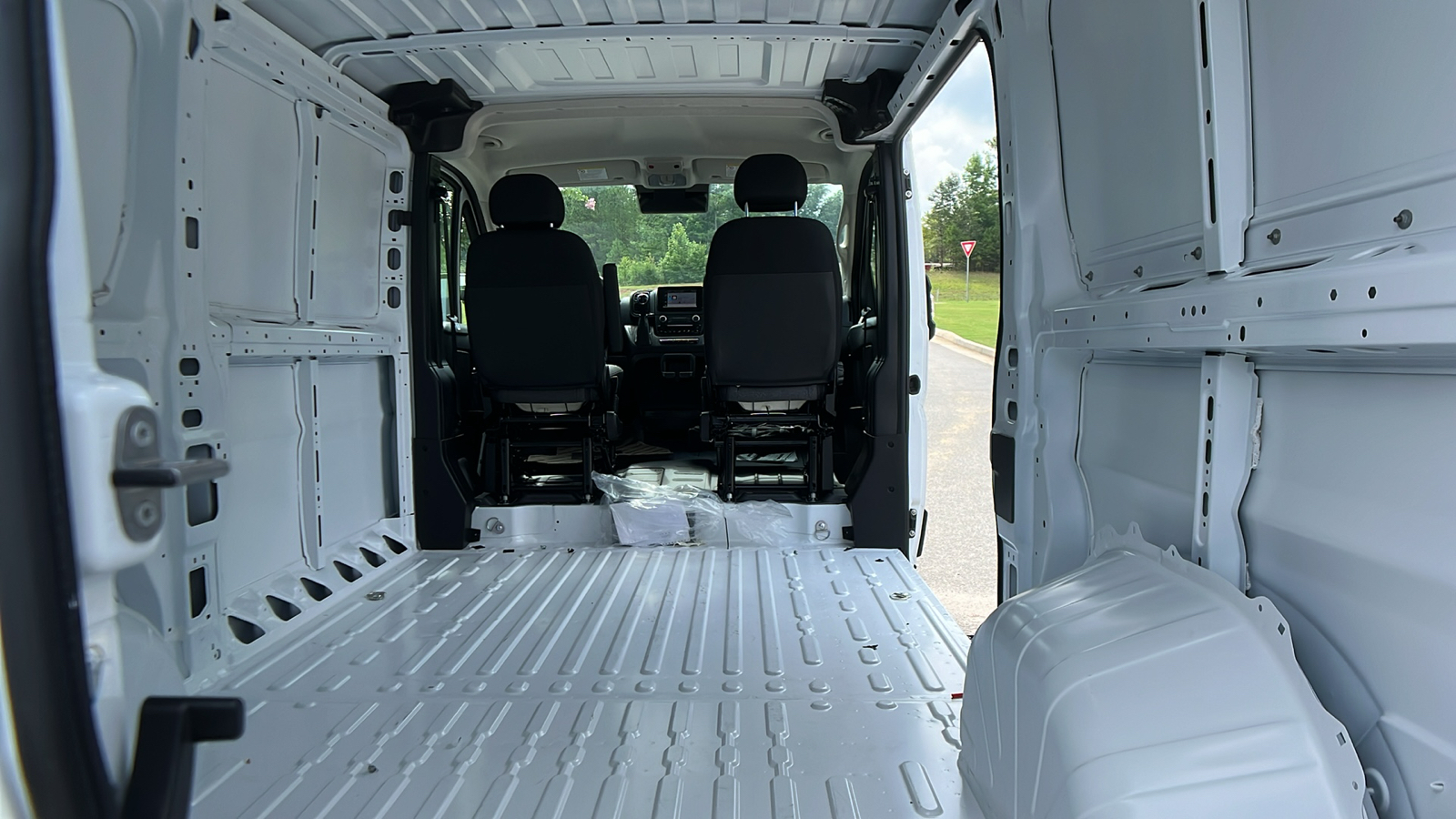 2024 Ram ProMaster Cargo Van Tradesman 10