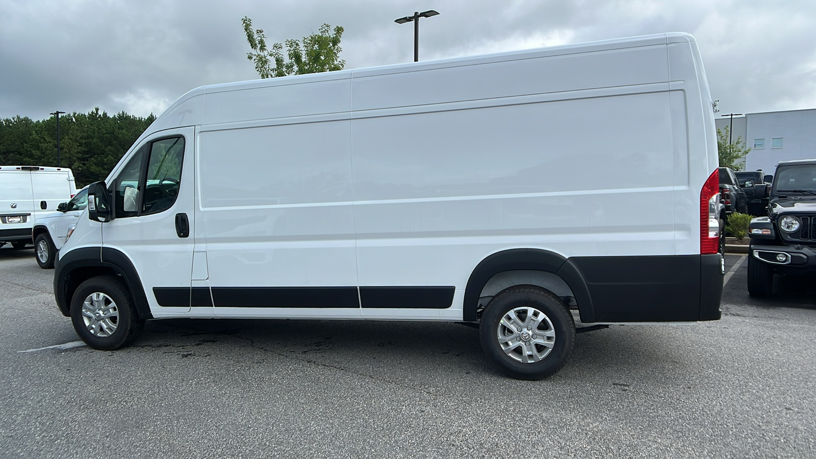 2024 Ram ProMaster Cargo Van SLT 8