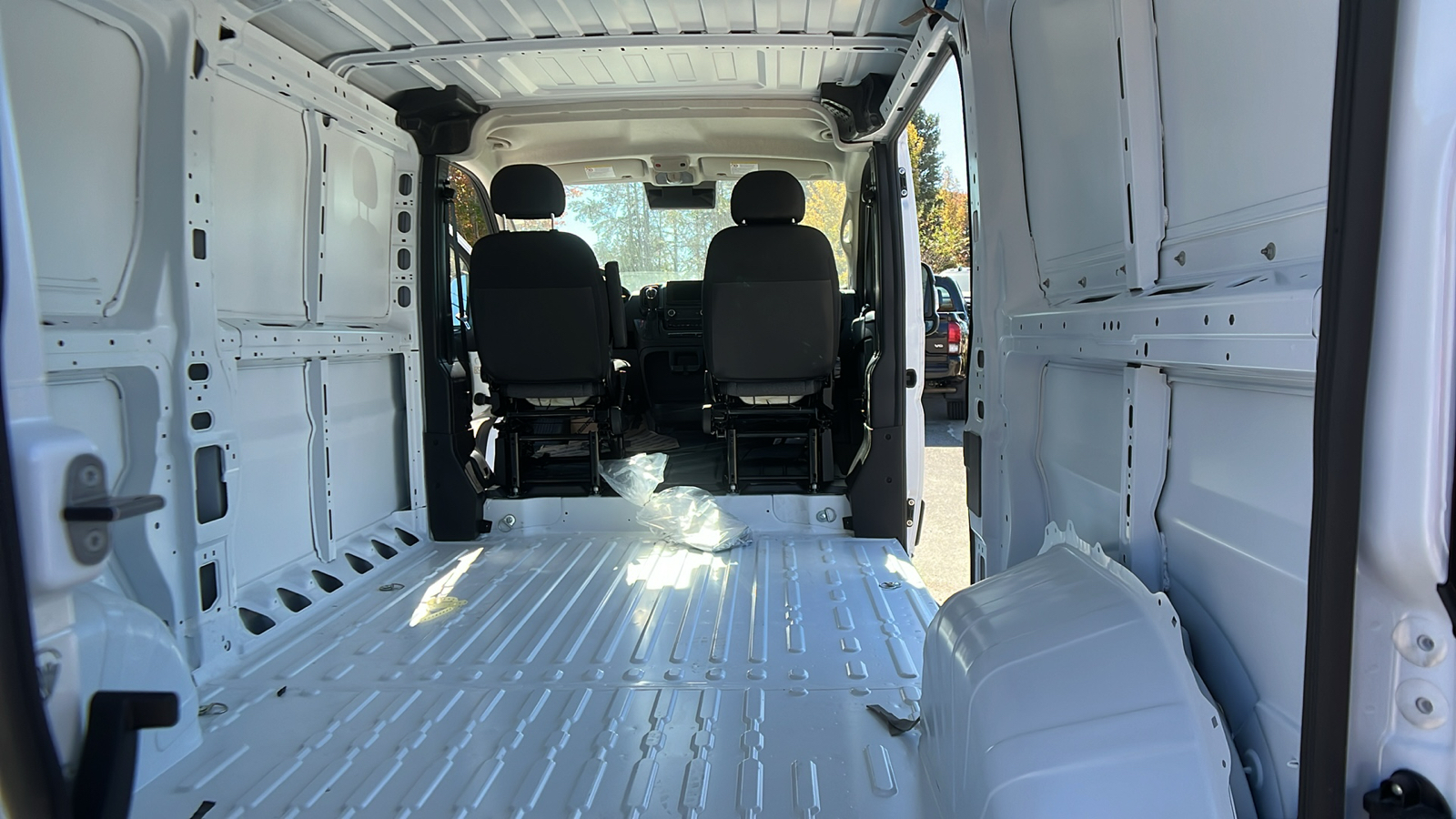 2024 Ram ProMaster Cargo Van Tradesman 10