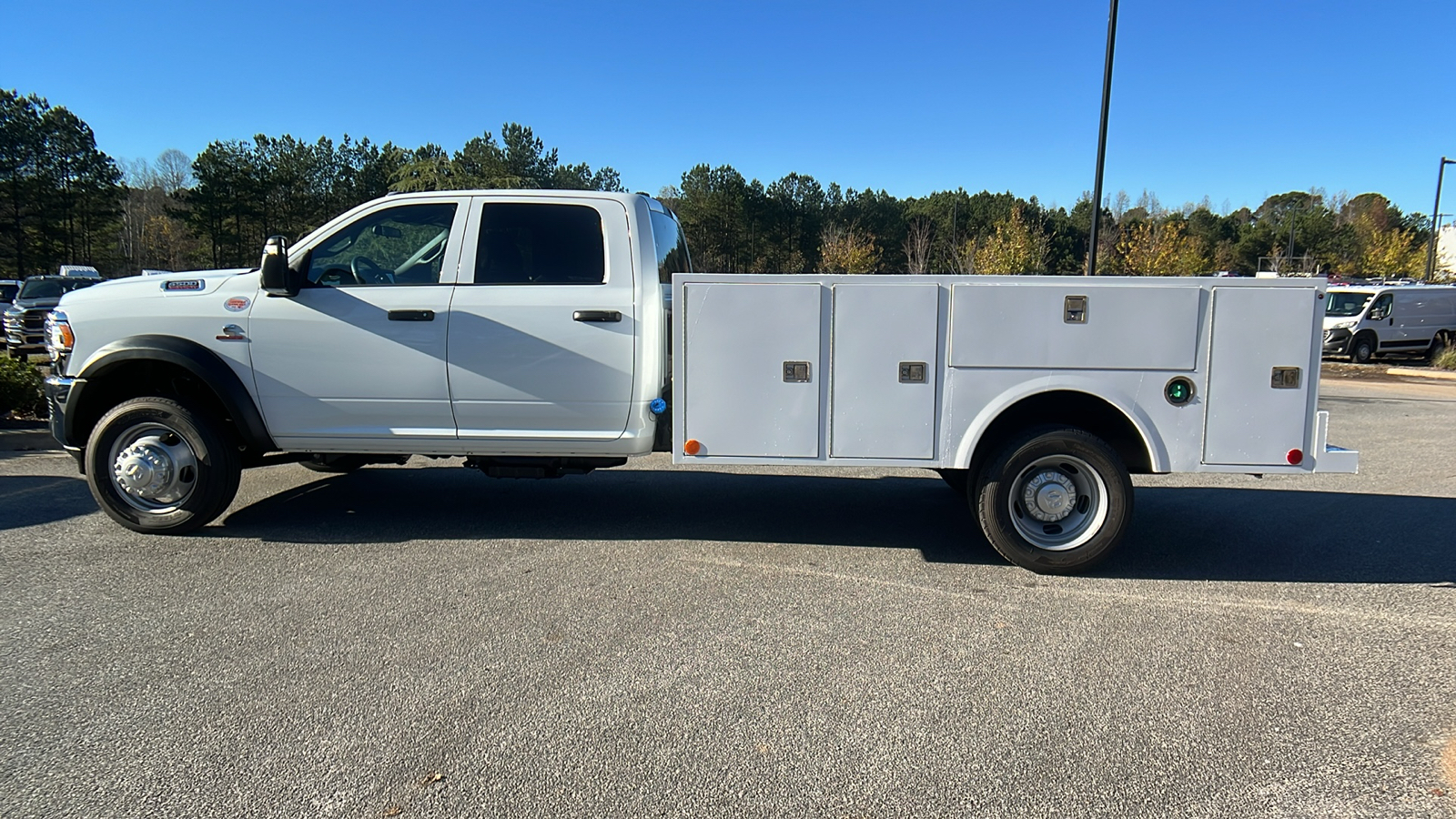 2024 Ram 5500 Chassis Cab Tradesman 8