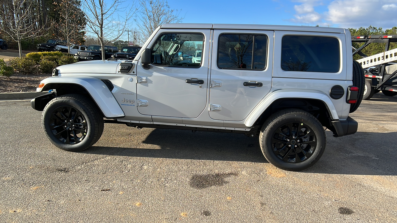 2024 Jeep Wrangler 4xe Sahara 8