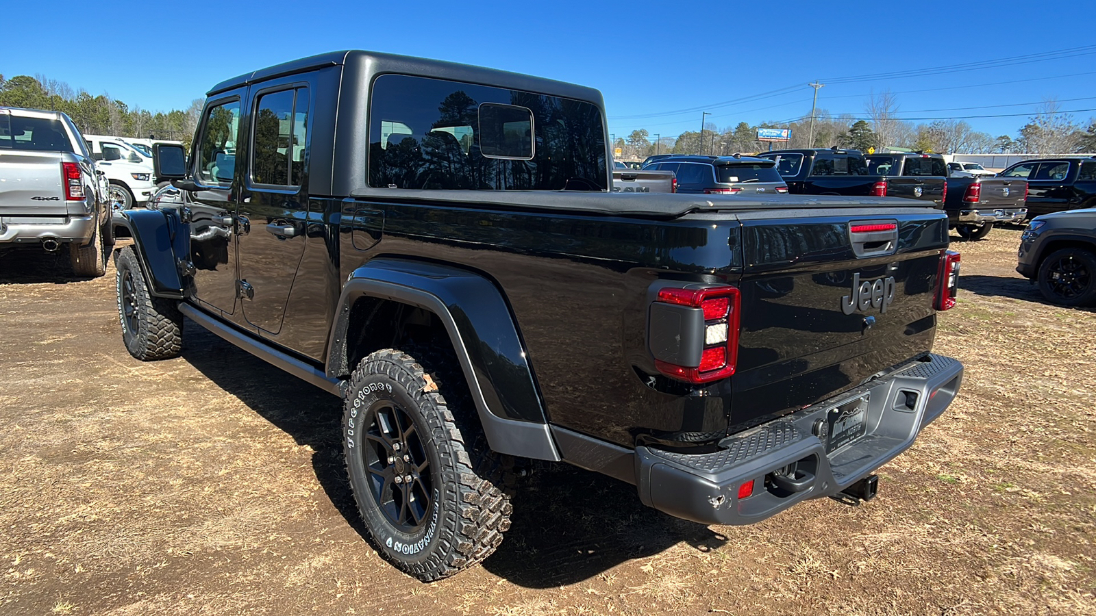 2024 Jeep Gladiator Willys 7