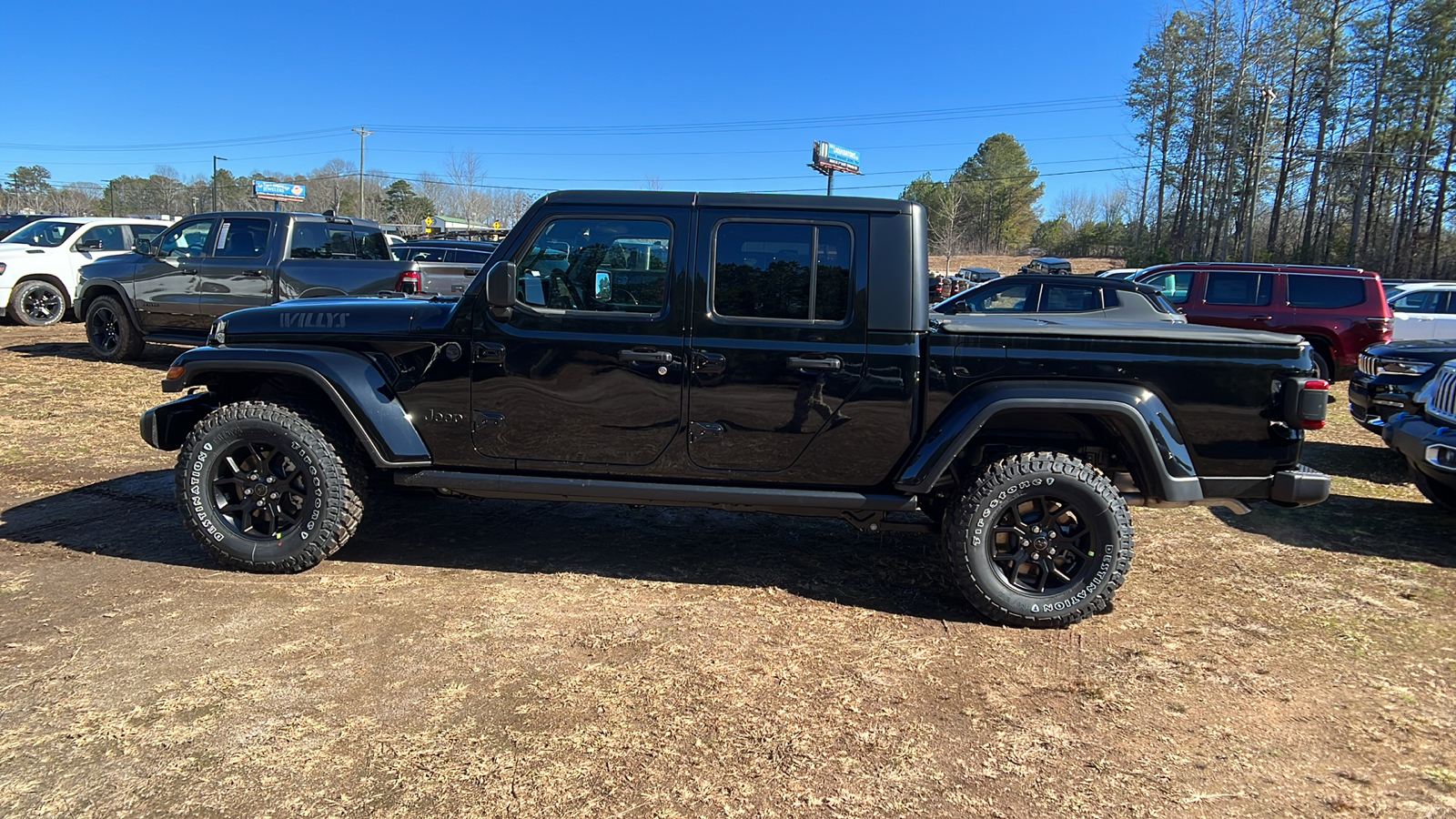 2024 Jeep Gladiator Willys 8