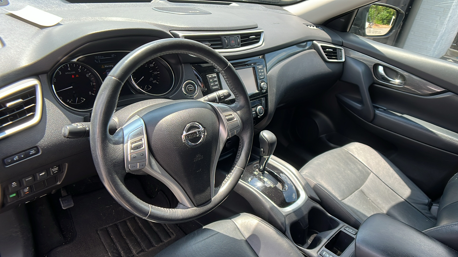 2015 Nissan Rogue SL 19