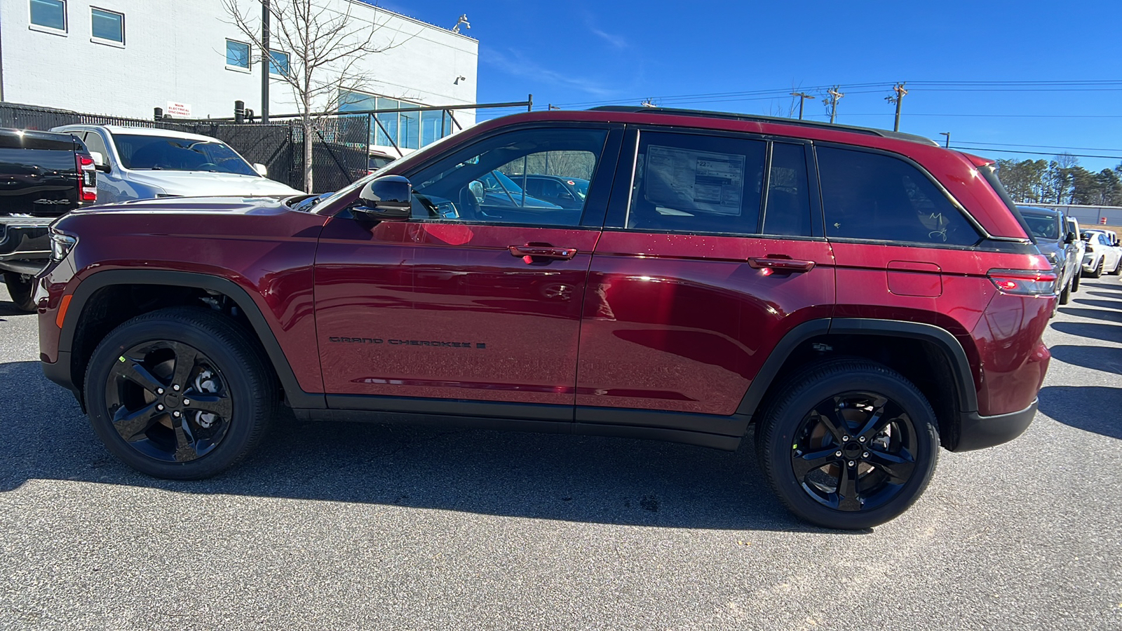 2024 Jeep Grand Cherokee Altitude X 8