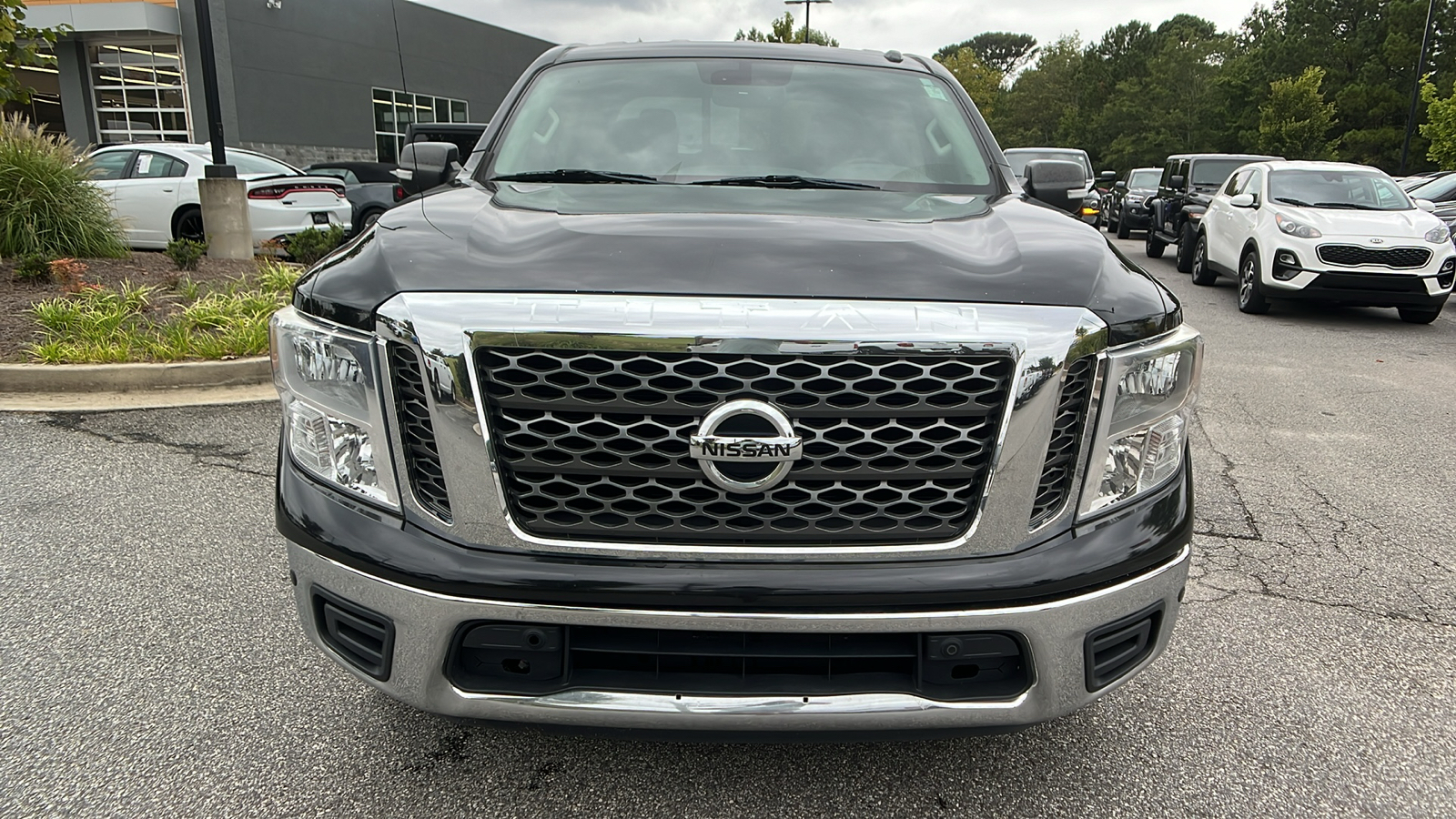 2018 Nissan Titan SV 2