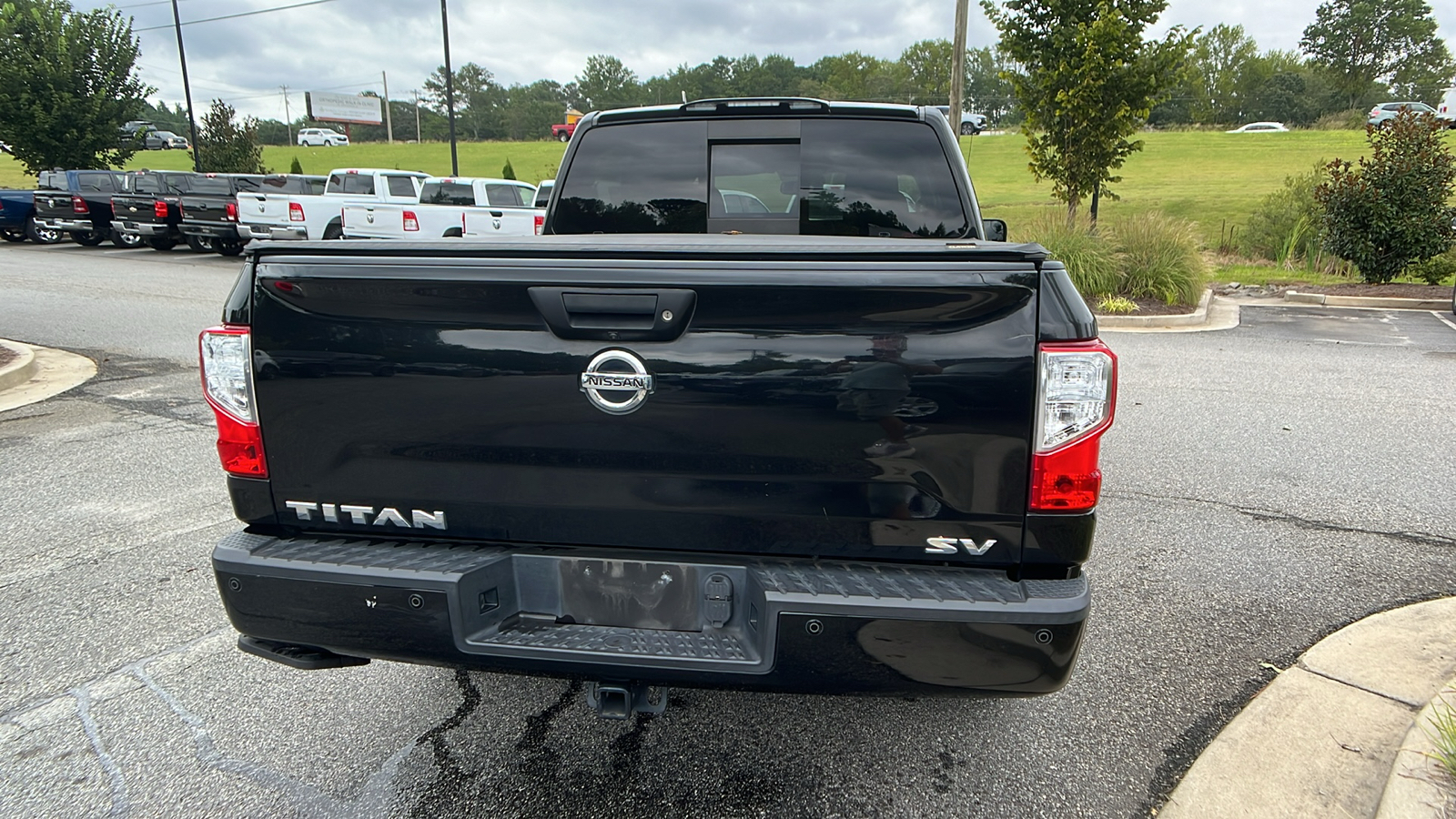 2018 Nissan Titan SV 6