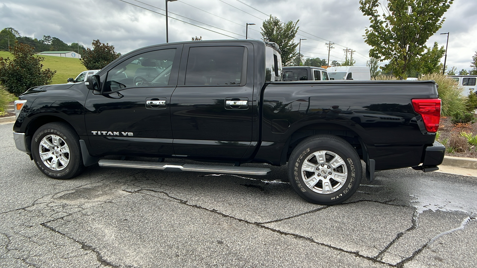 2018 Nissan Titan SV 8