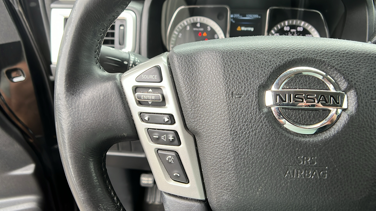 2018 Nissan Titan SV 21