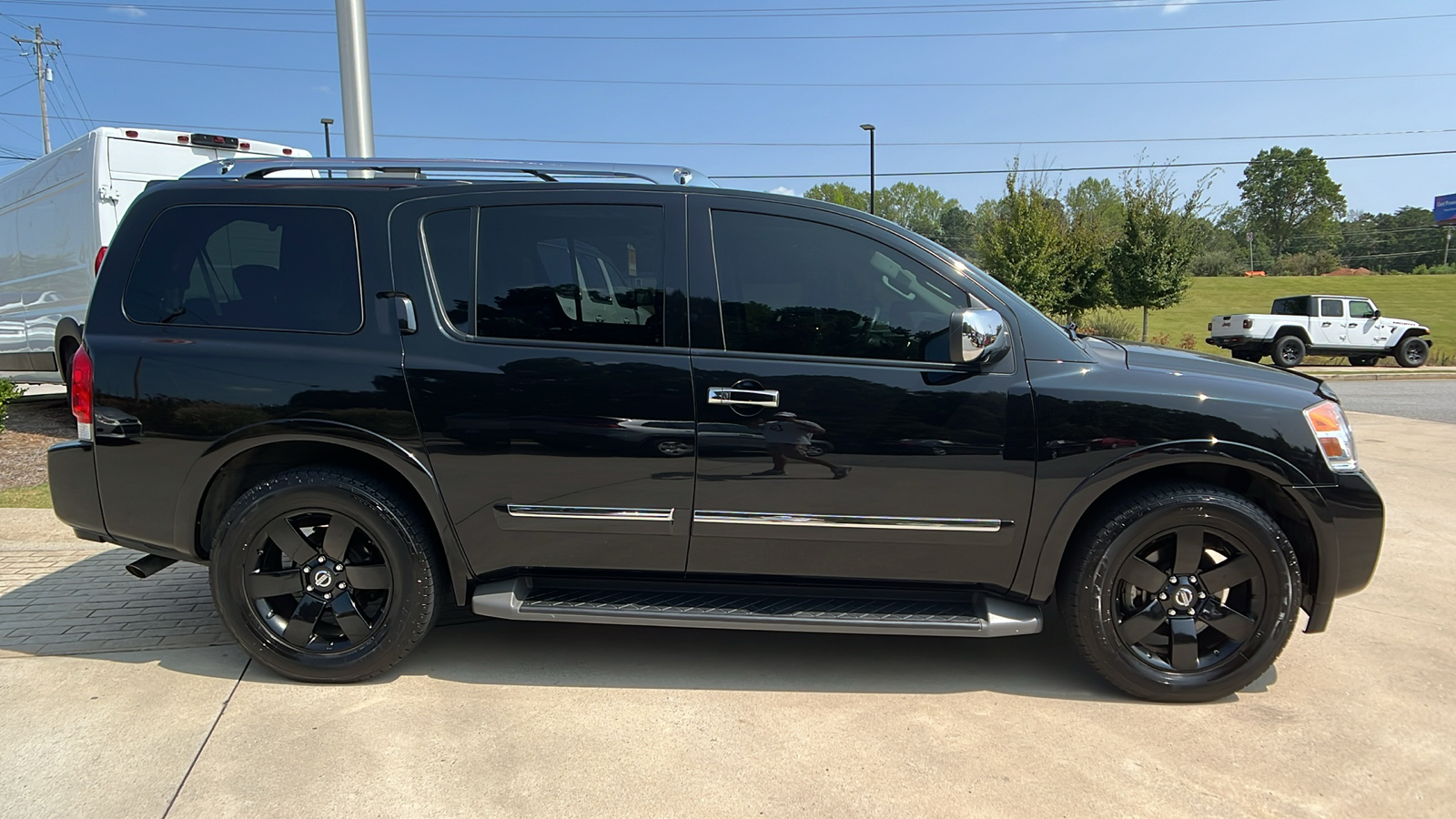 2015 Nissan Armada SV 4