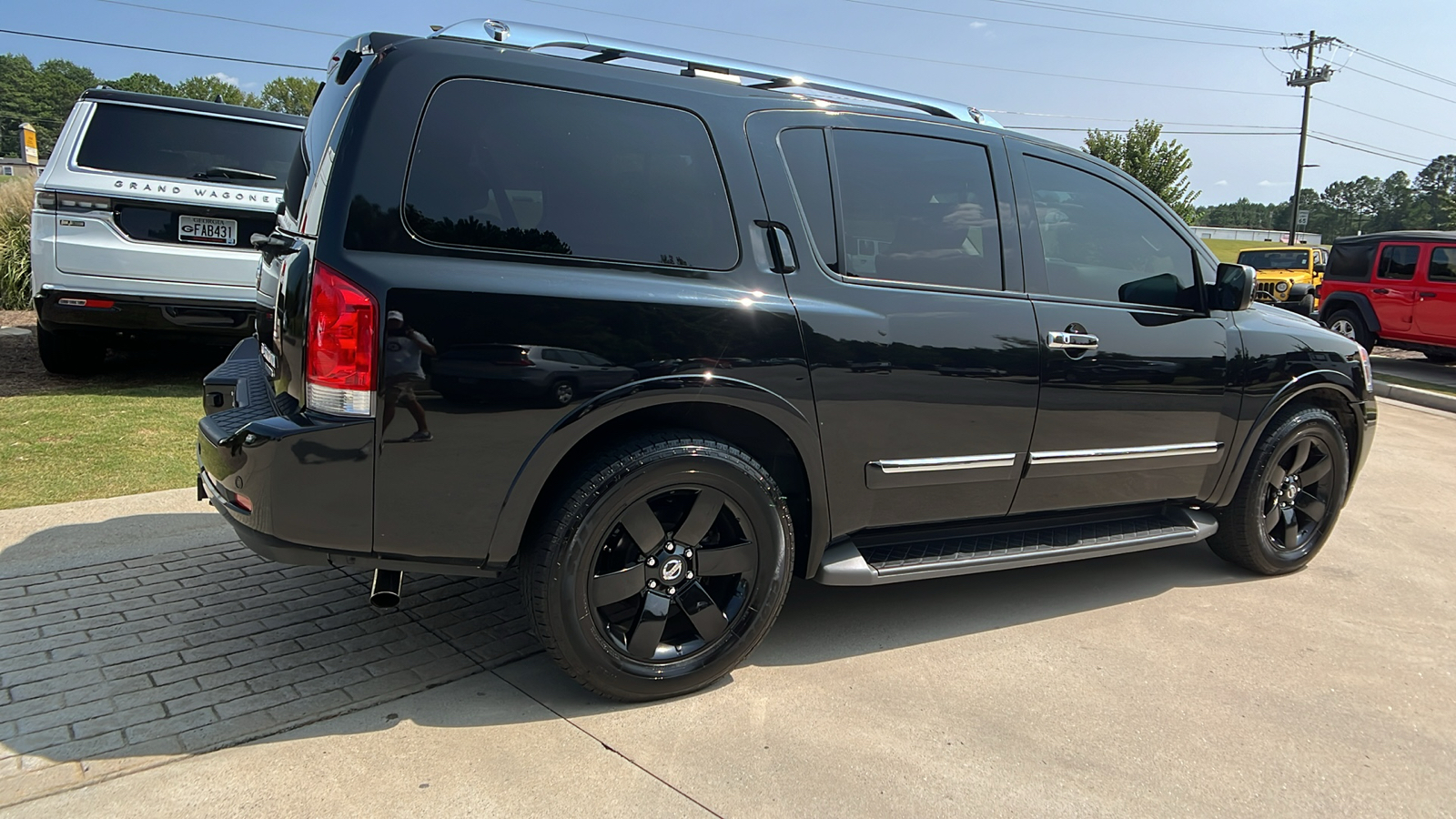 2015 Nissan Armada SV 5