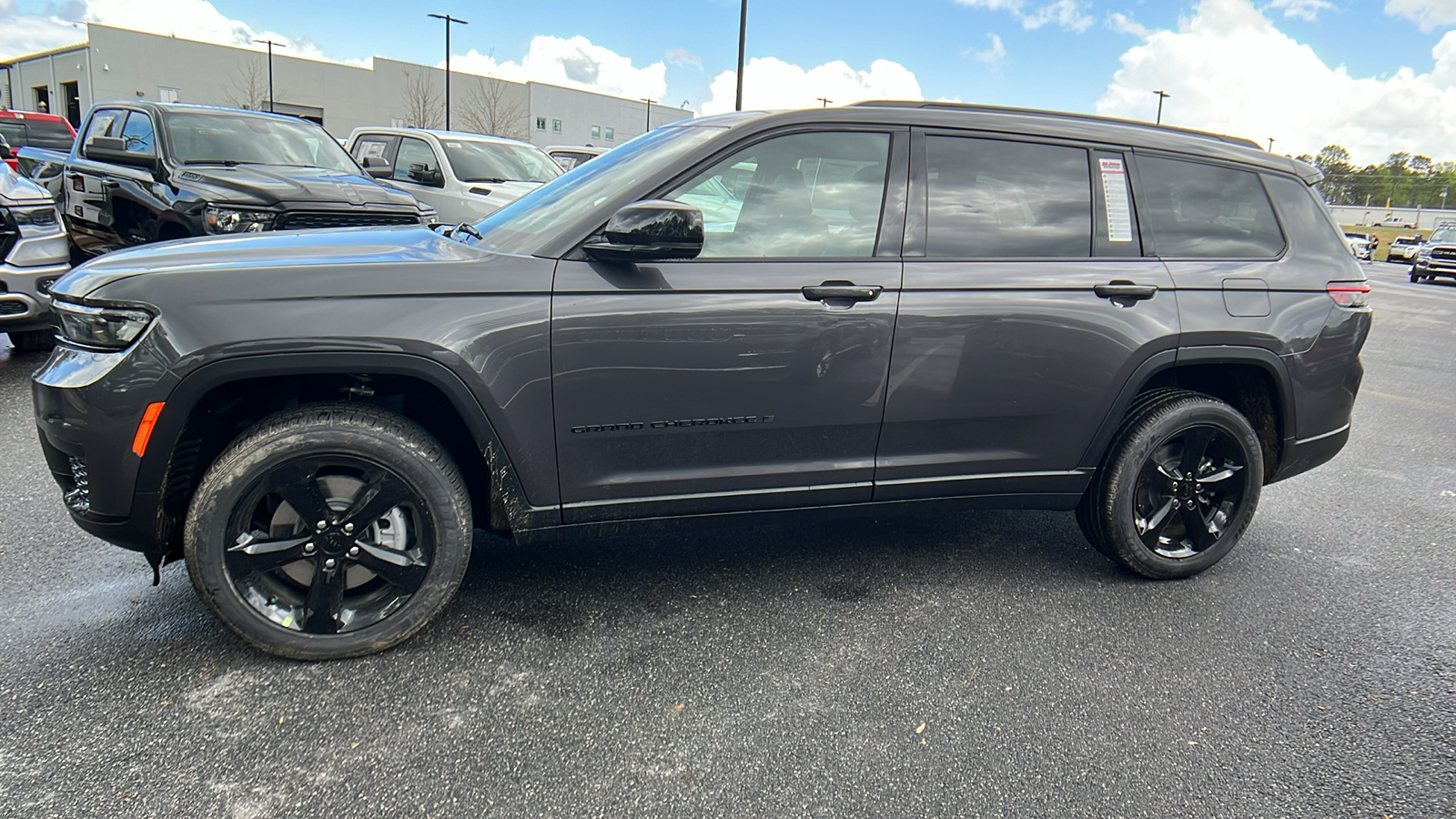 2024 Jeep Grand Cherokee L Altitude 8