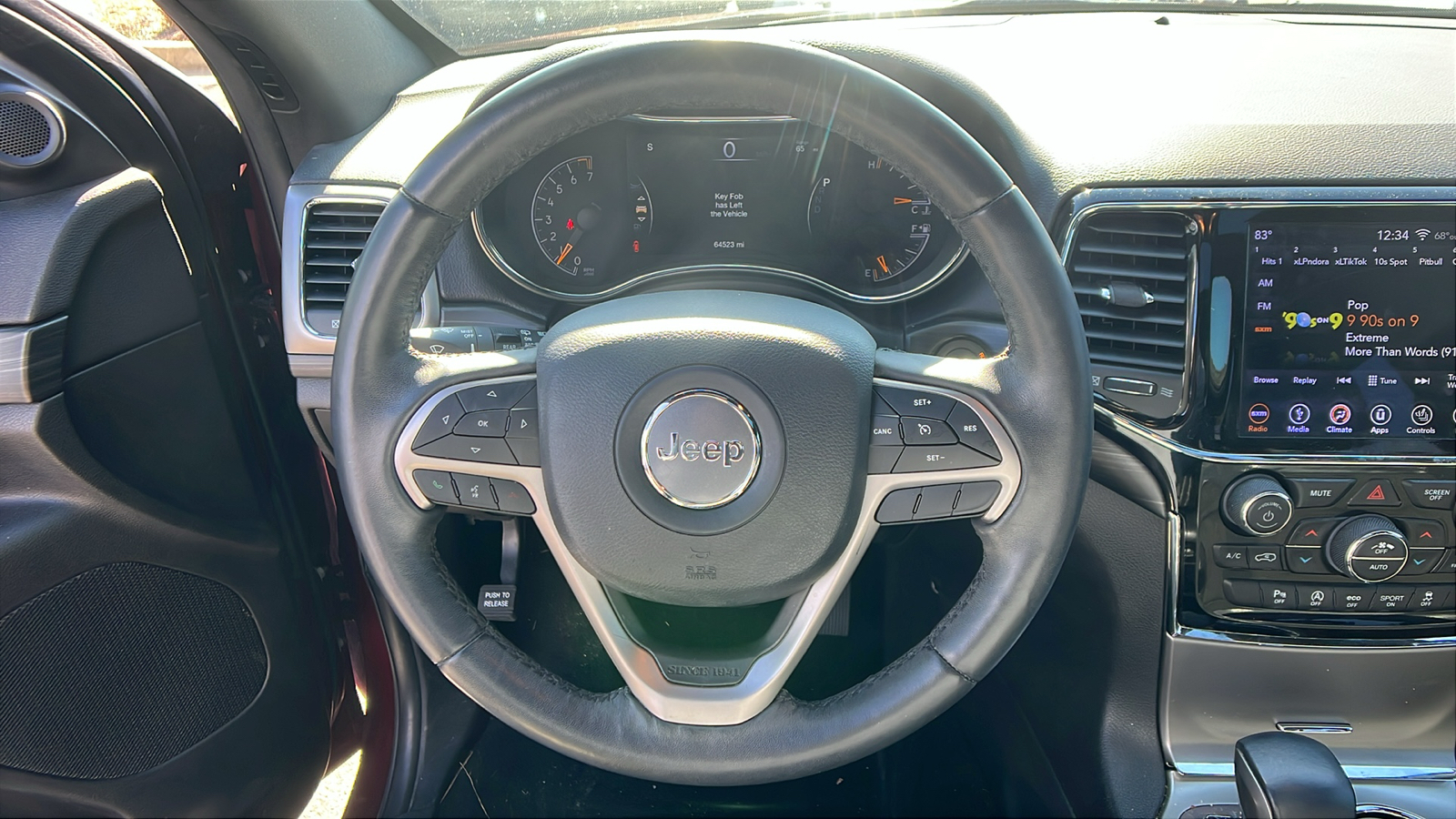 2019 Jeep Grand Cherokee Altitude 21