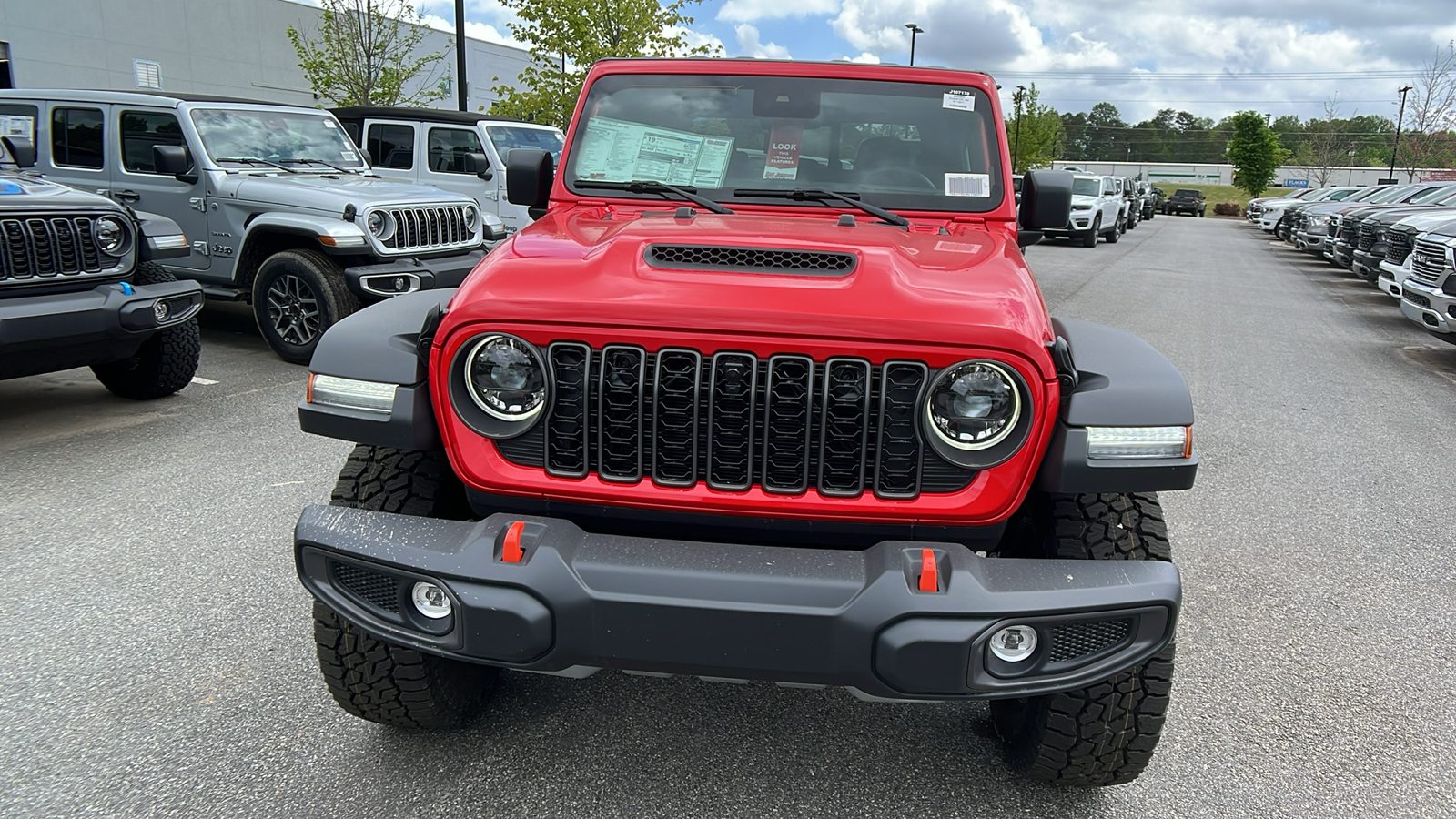 2024 Jeep Gladiator Mojave 2