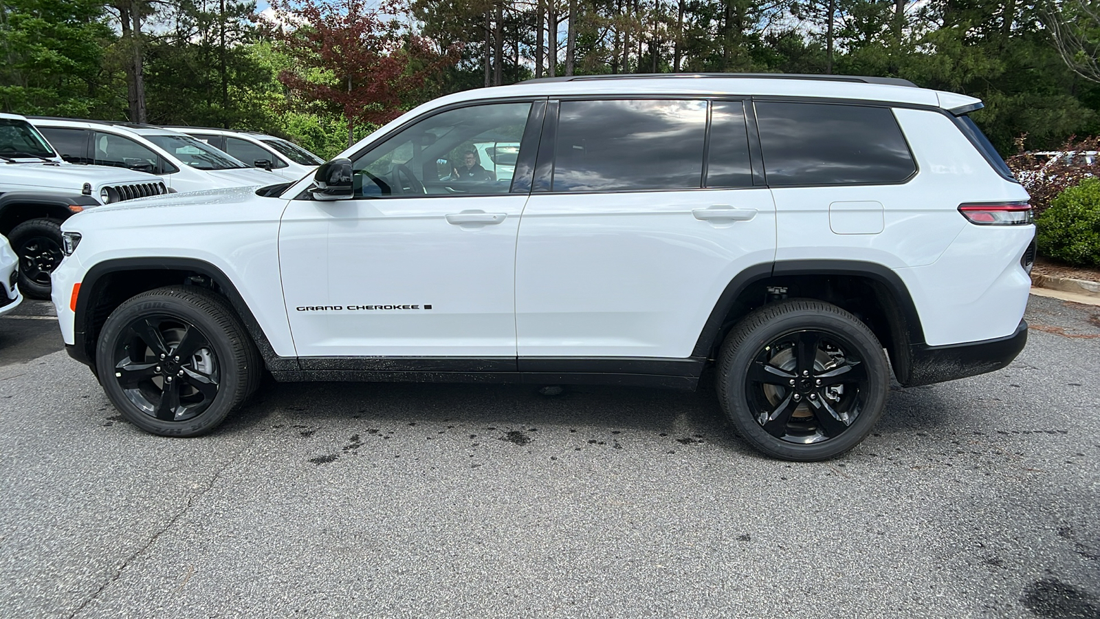 2024 Jeep Grand Cherokee L Altitude X 8