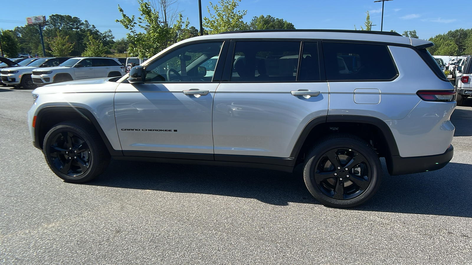 2024 Jeep Grand Cherokee L Altitude X 8