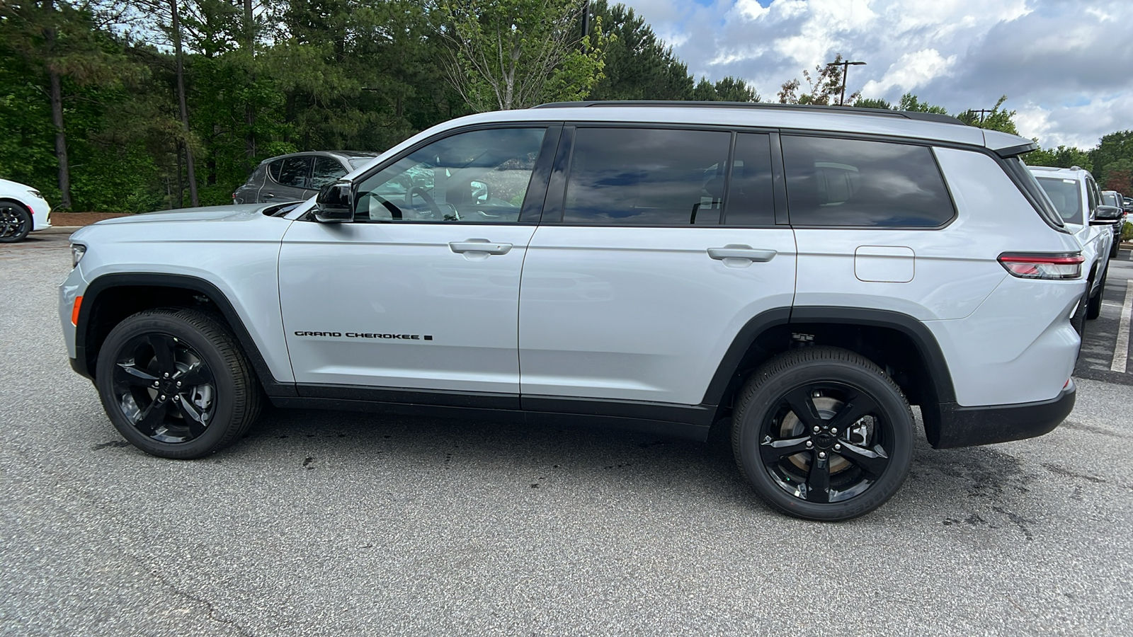 2024 Jeep Grand Cherokee L Altitude 8