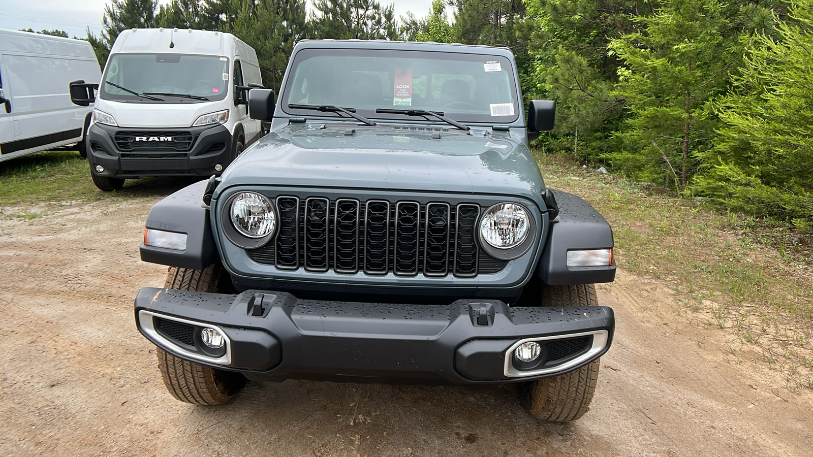 2024 Jeep Gladiator Sport 2