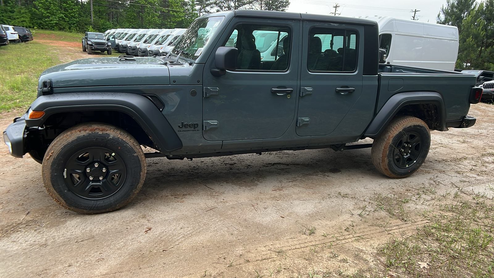 2024 Jeep Gladiator Sport 8