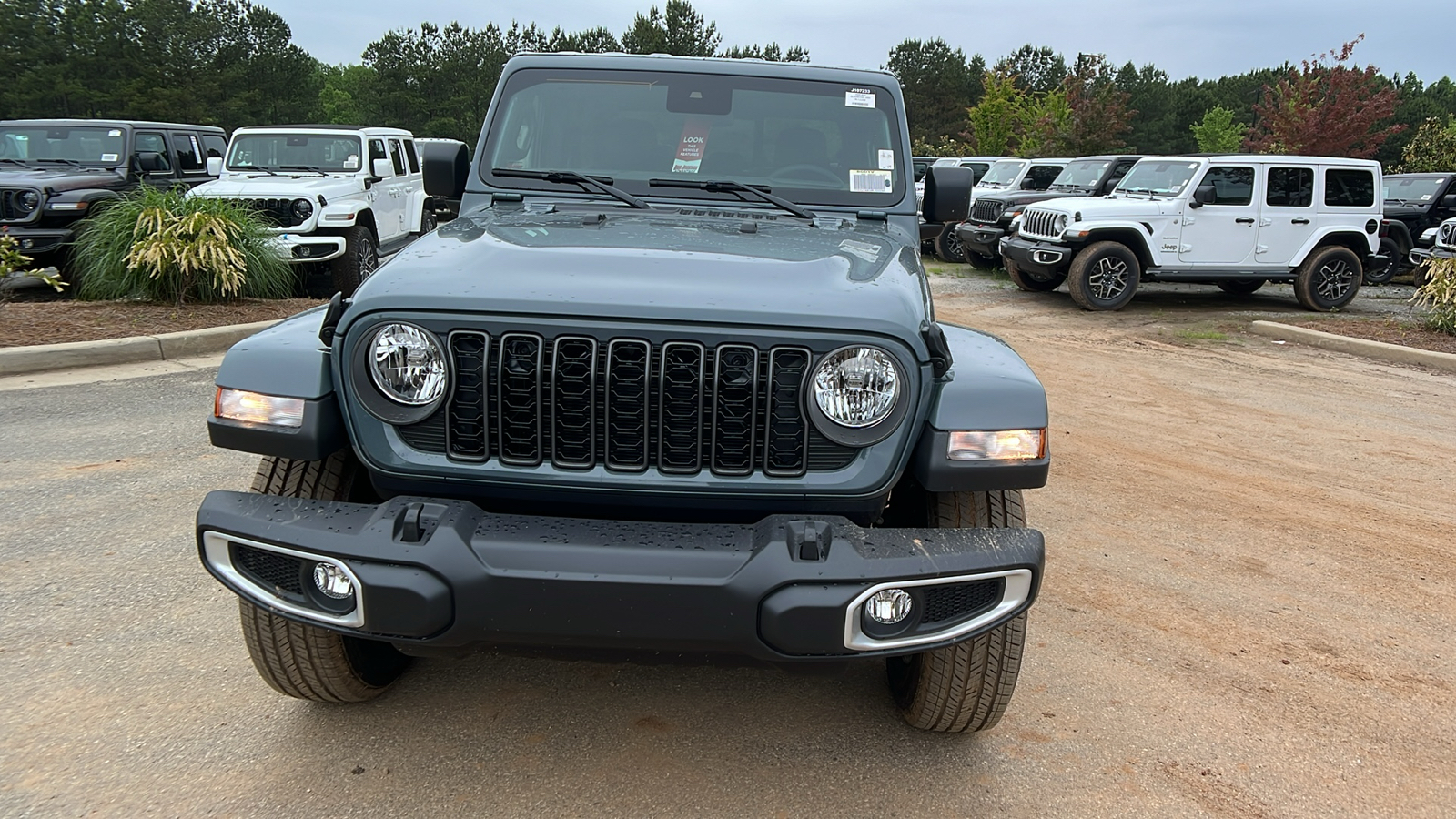 2024 Jeep Gladiator Sport S 2