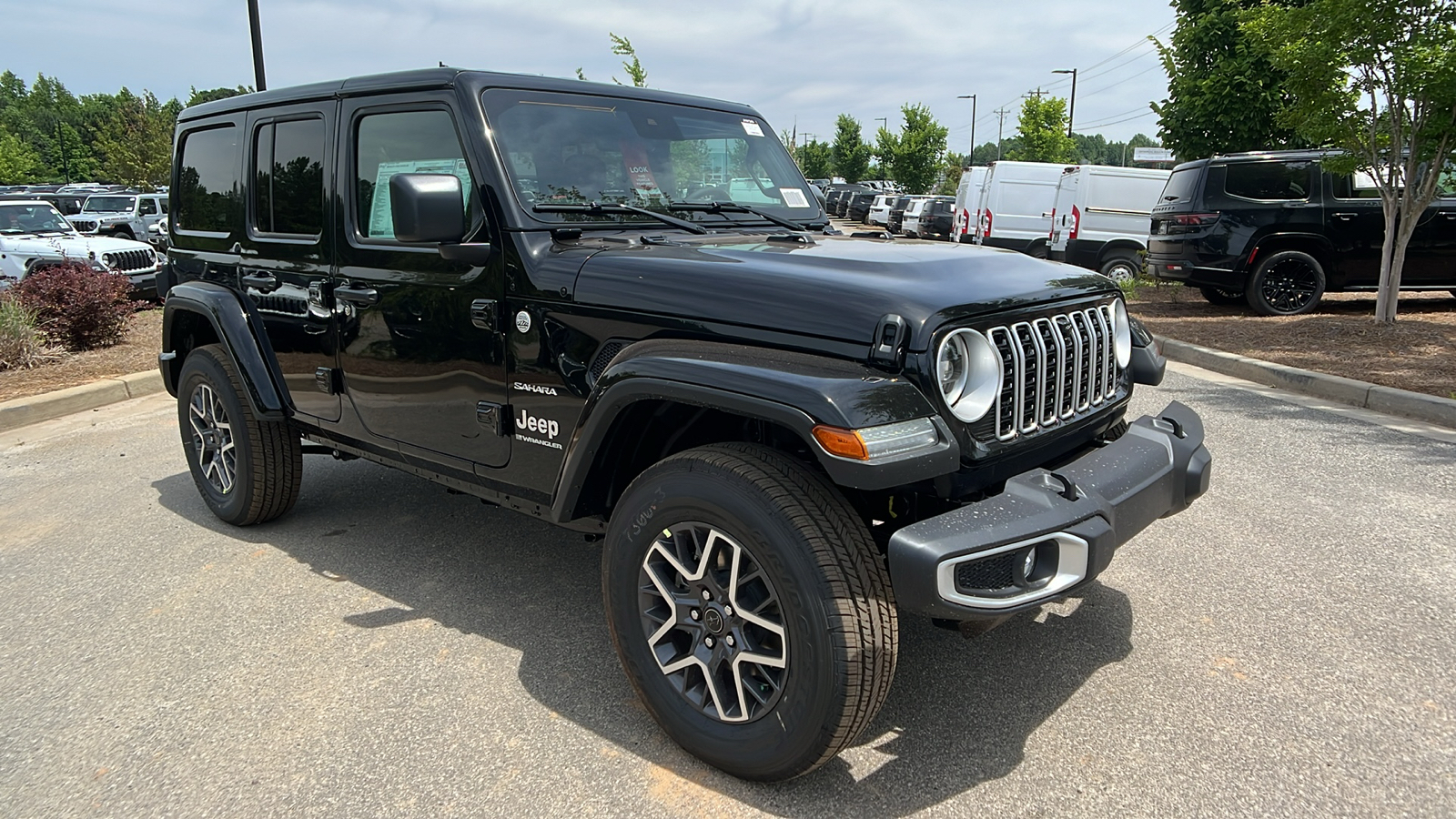 2024 Jeep Wrangler Sahara 3