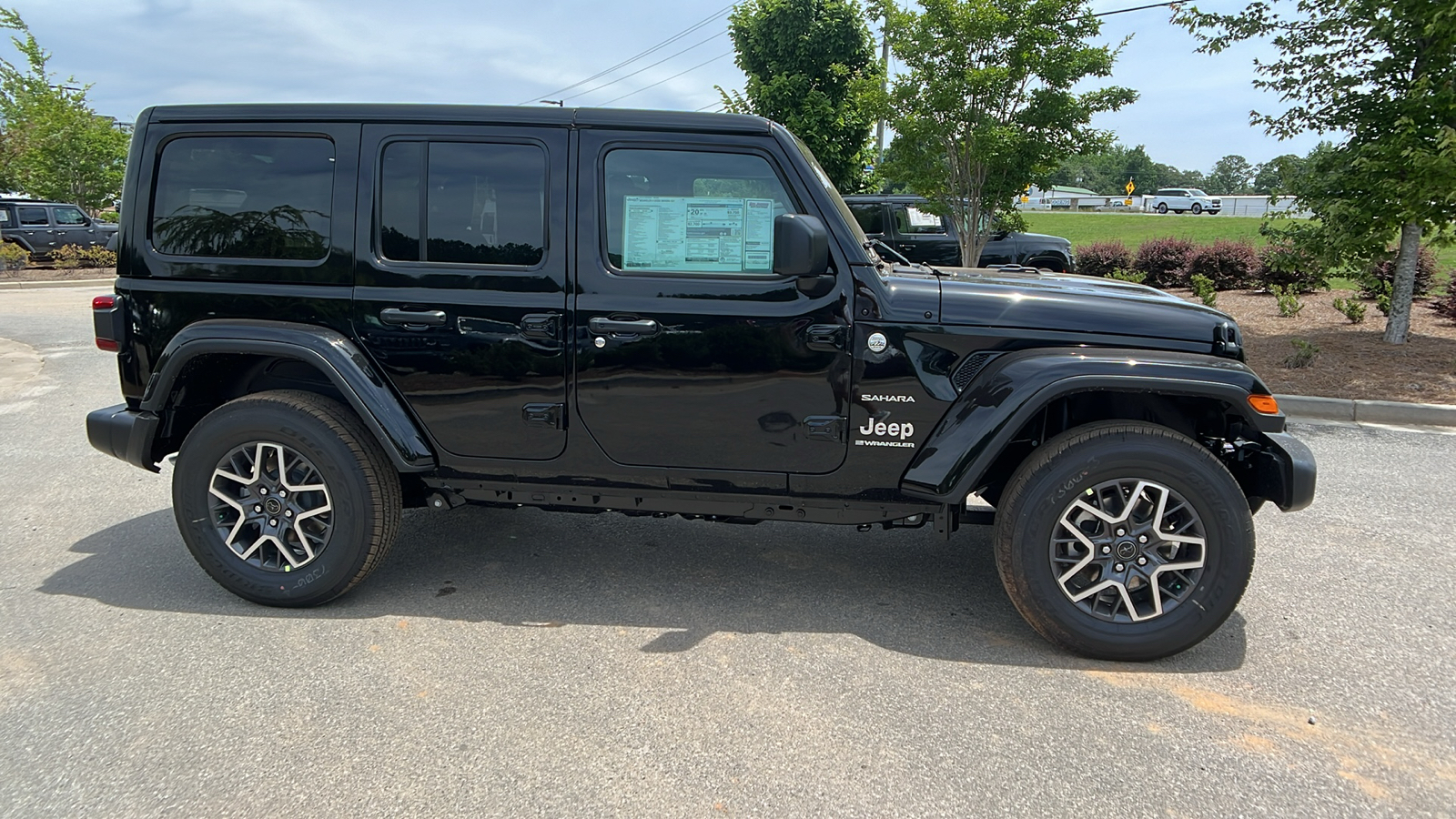 2024 Jeep Wrangler Sahara 4