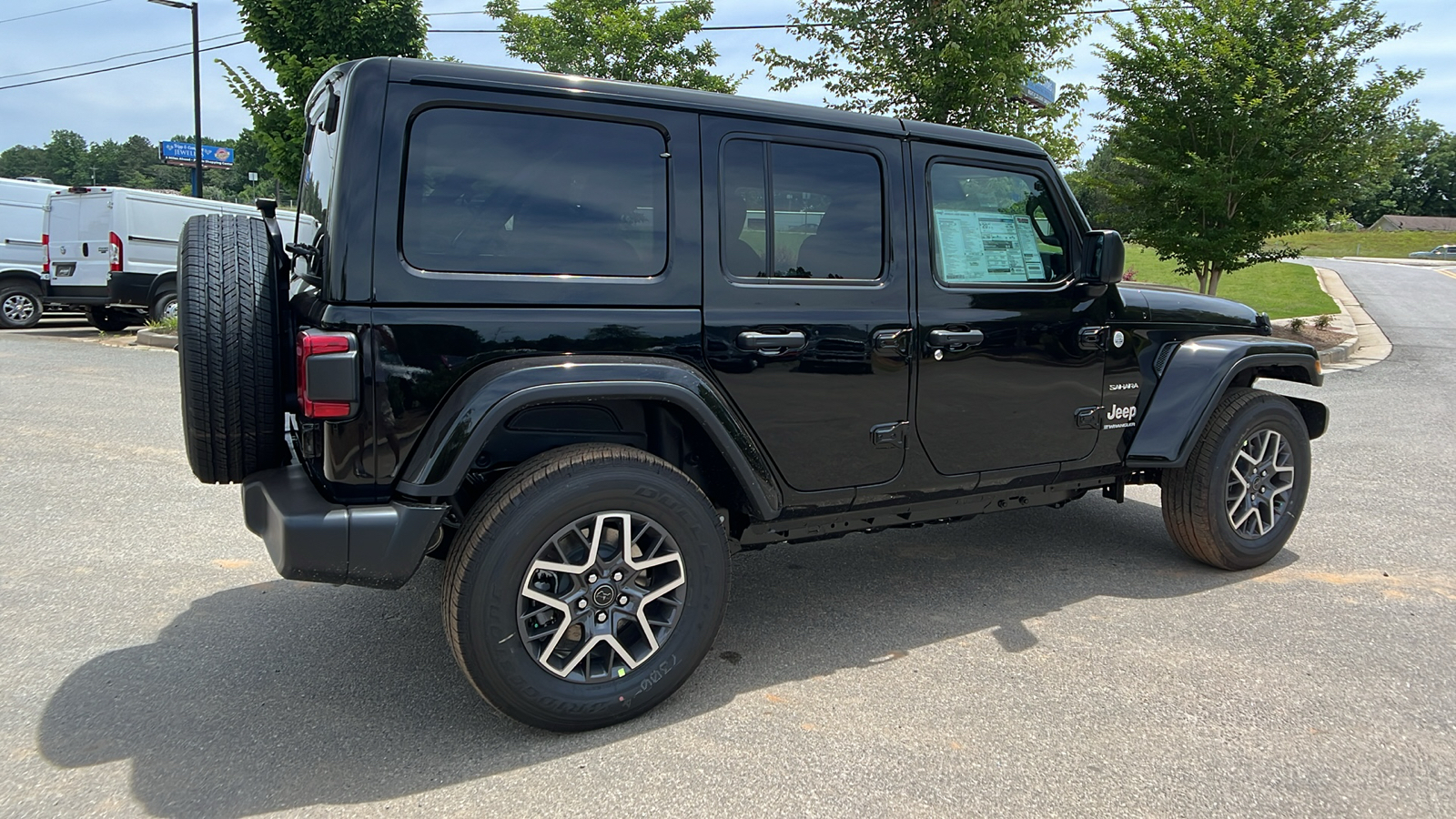 2024 Jeep Wrangler Sahara 5