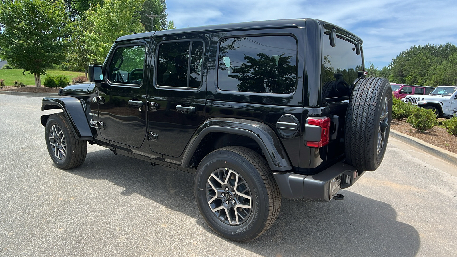 2024 Jeep Wrangler Sahara 7