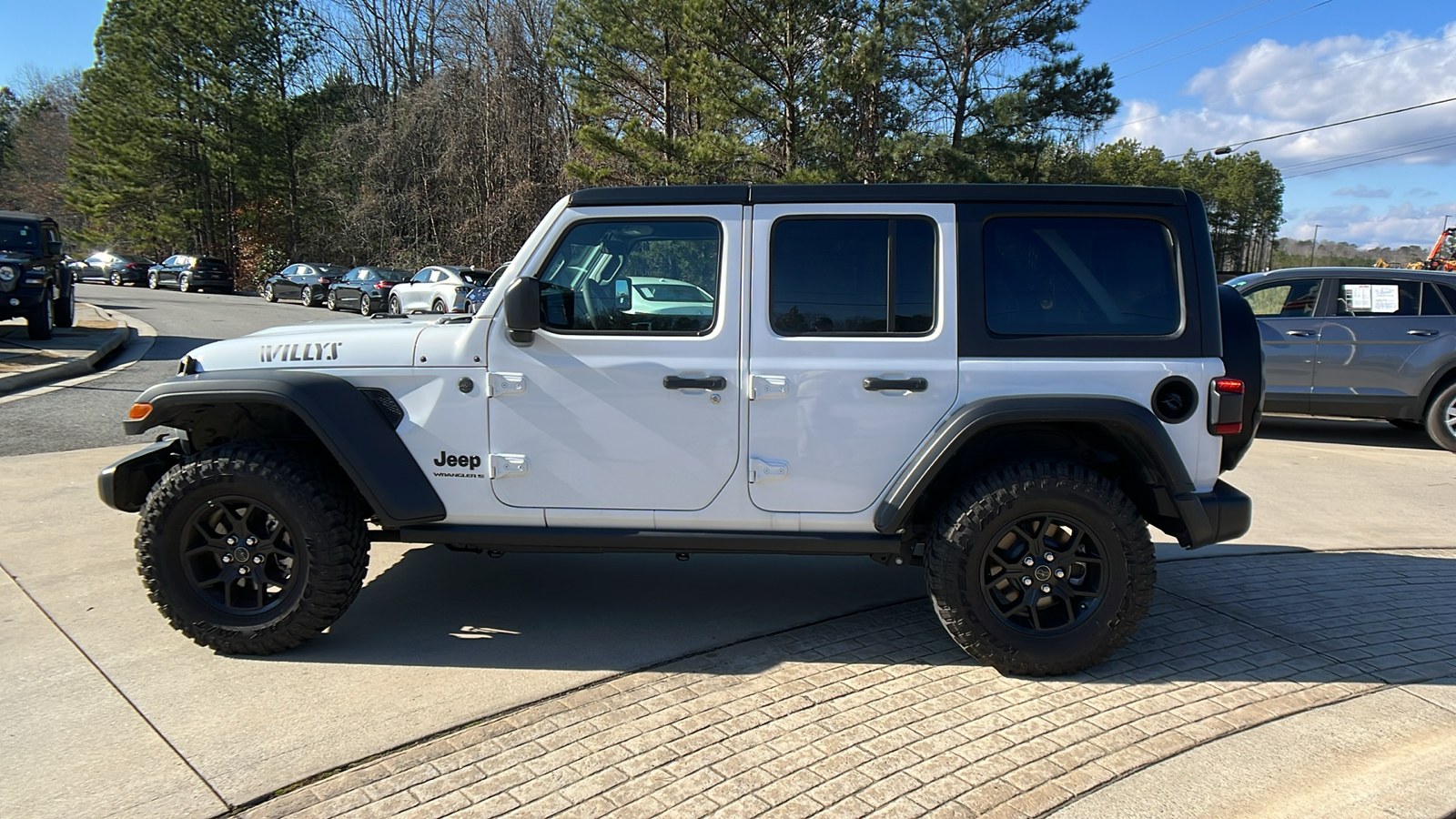 2024 Jeep Wrangler Willys 8