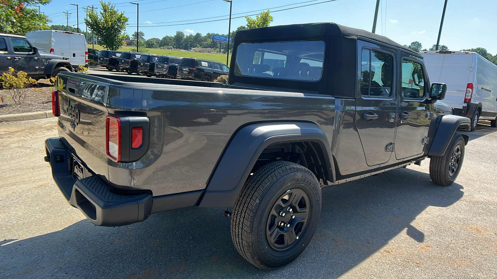 2024 Jeep Gladiator Sport 5