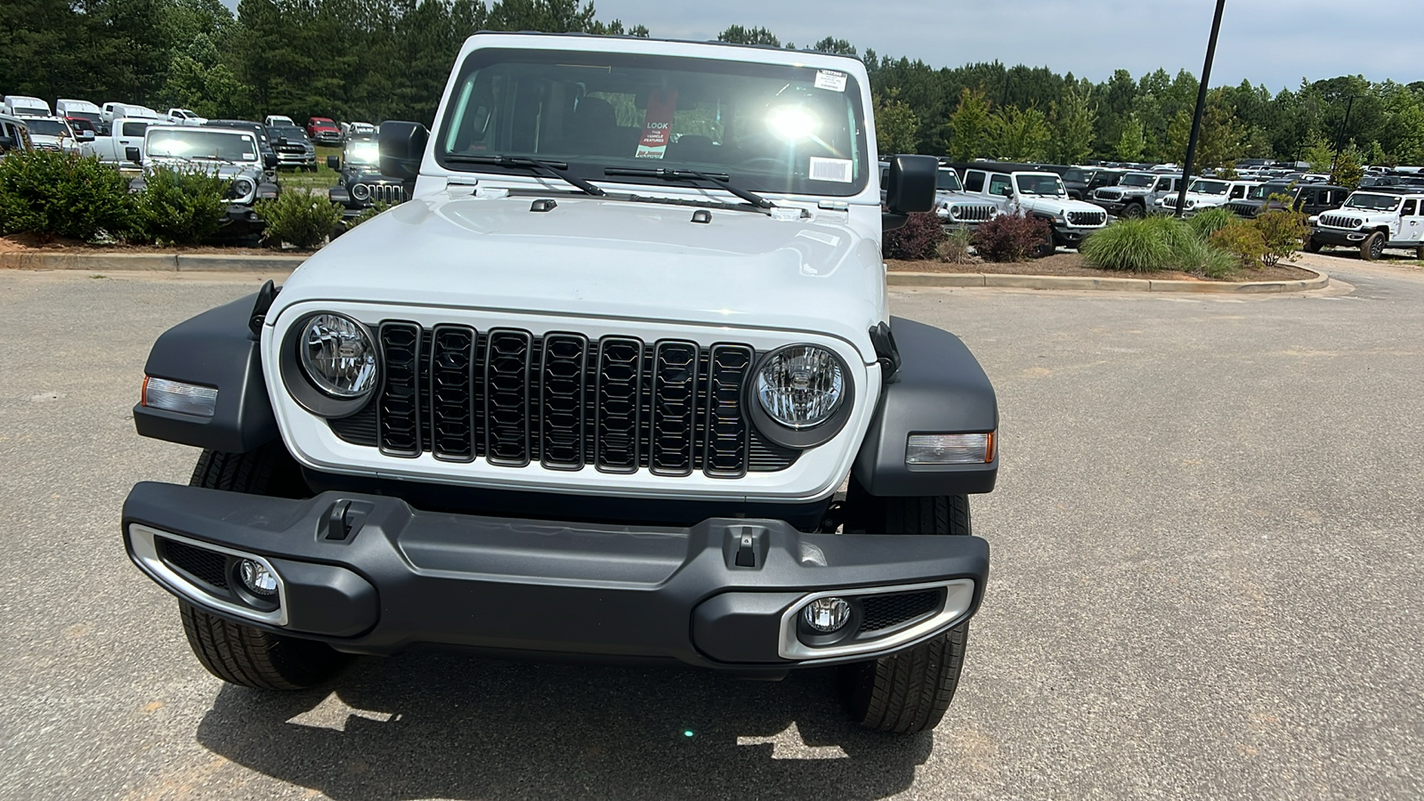 2024 Jeep Gladiator Sport 2