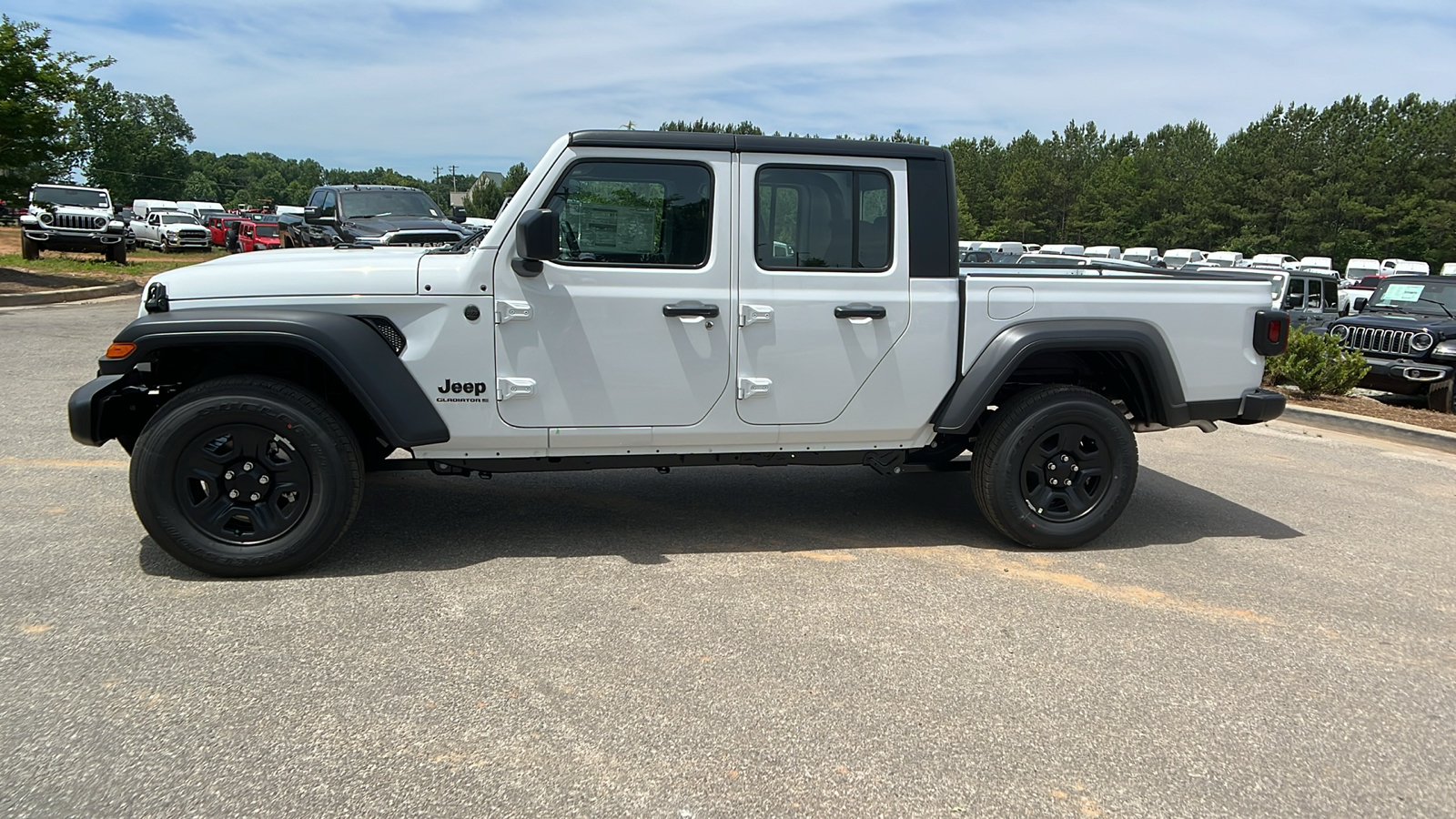 2024 Jeep Gladiator Sport 8