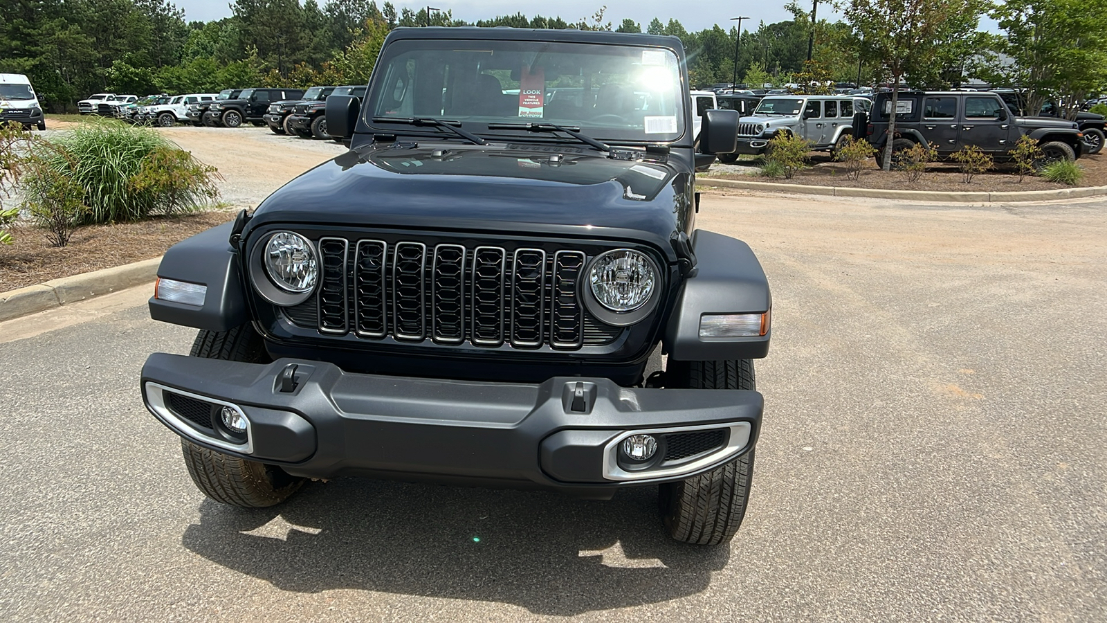 2024 Jeep Gladiator Sport 2