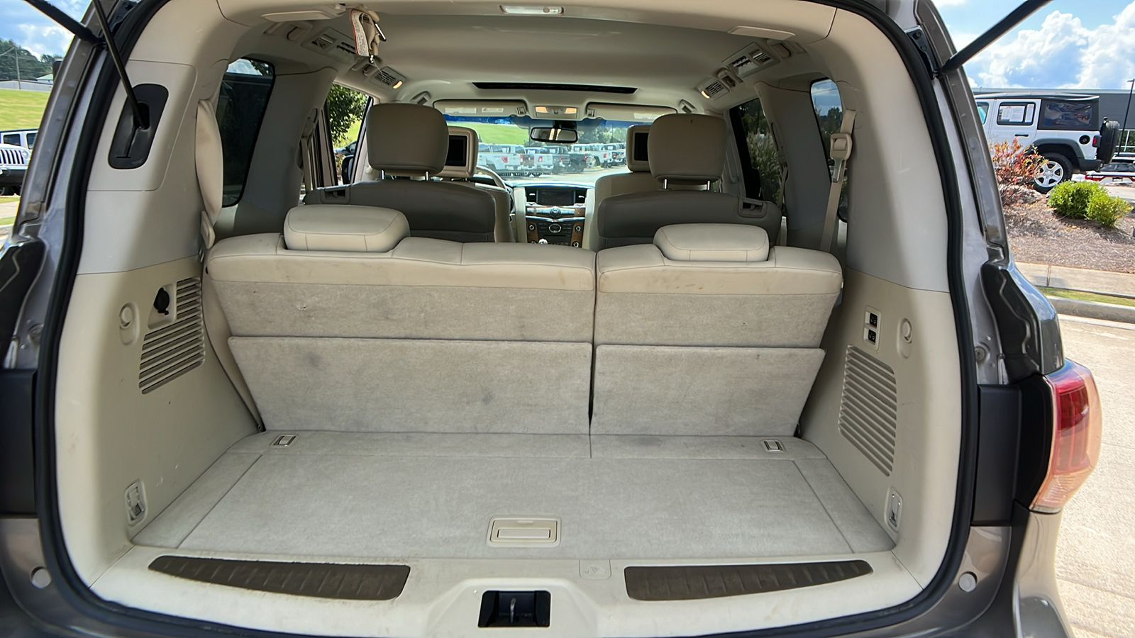 2014 INFINITI QX80  9