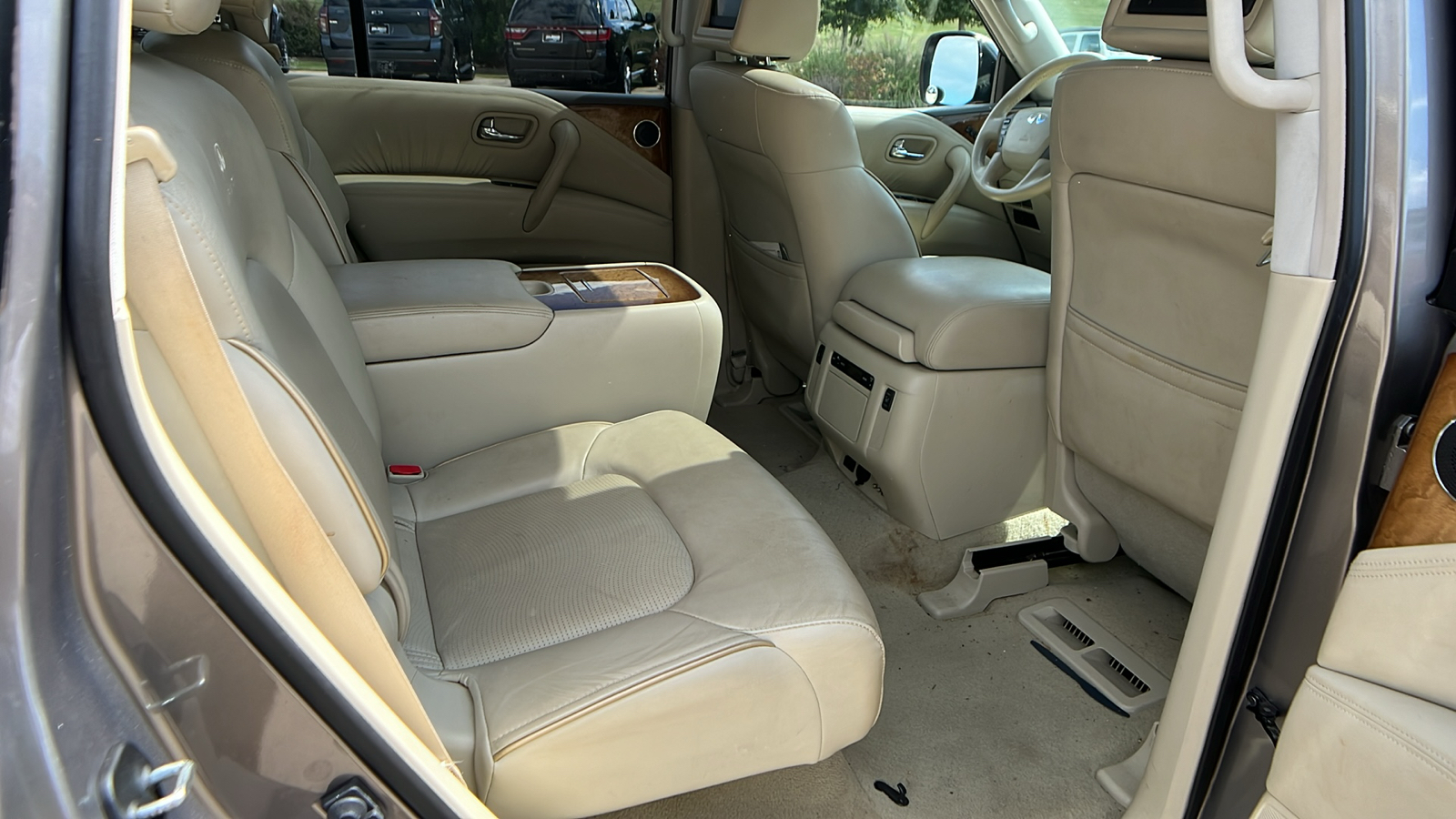 2014 INFINITI QX80  16