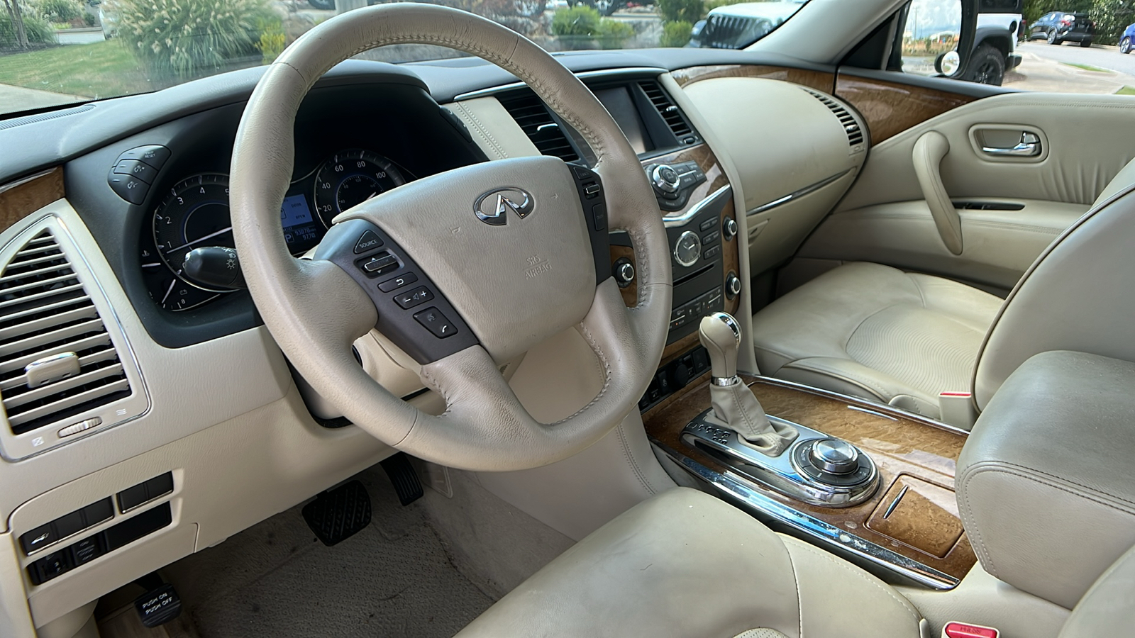 2014 INFINITI QX80  22