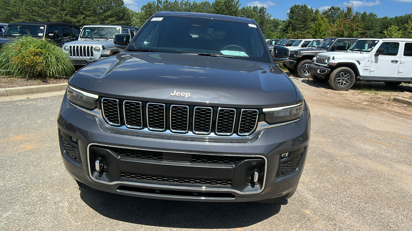 2024 Jeep Grand Cherokee L Overland 2