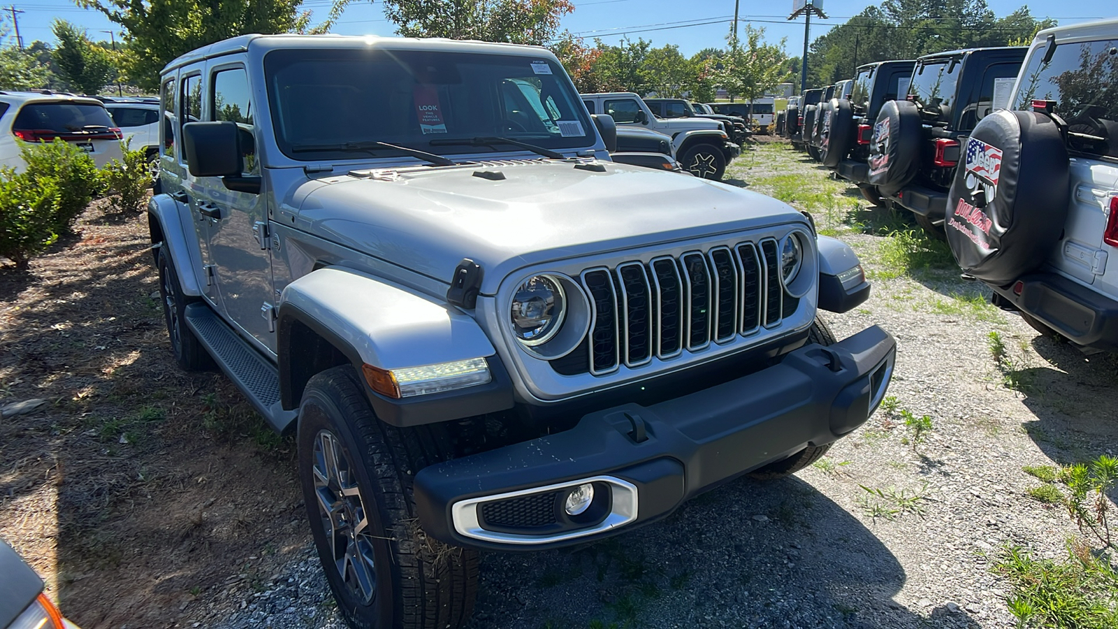 2024 Jeep Wrangler Sahara 3