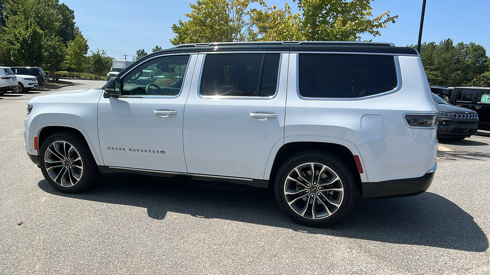 2024 Jeep Grand Wagoneer Series III 8