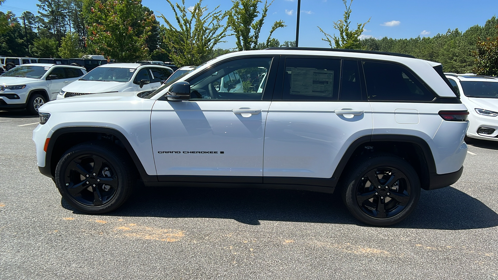 2024 Jeep Grand Cherokee Altitude X 8
