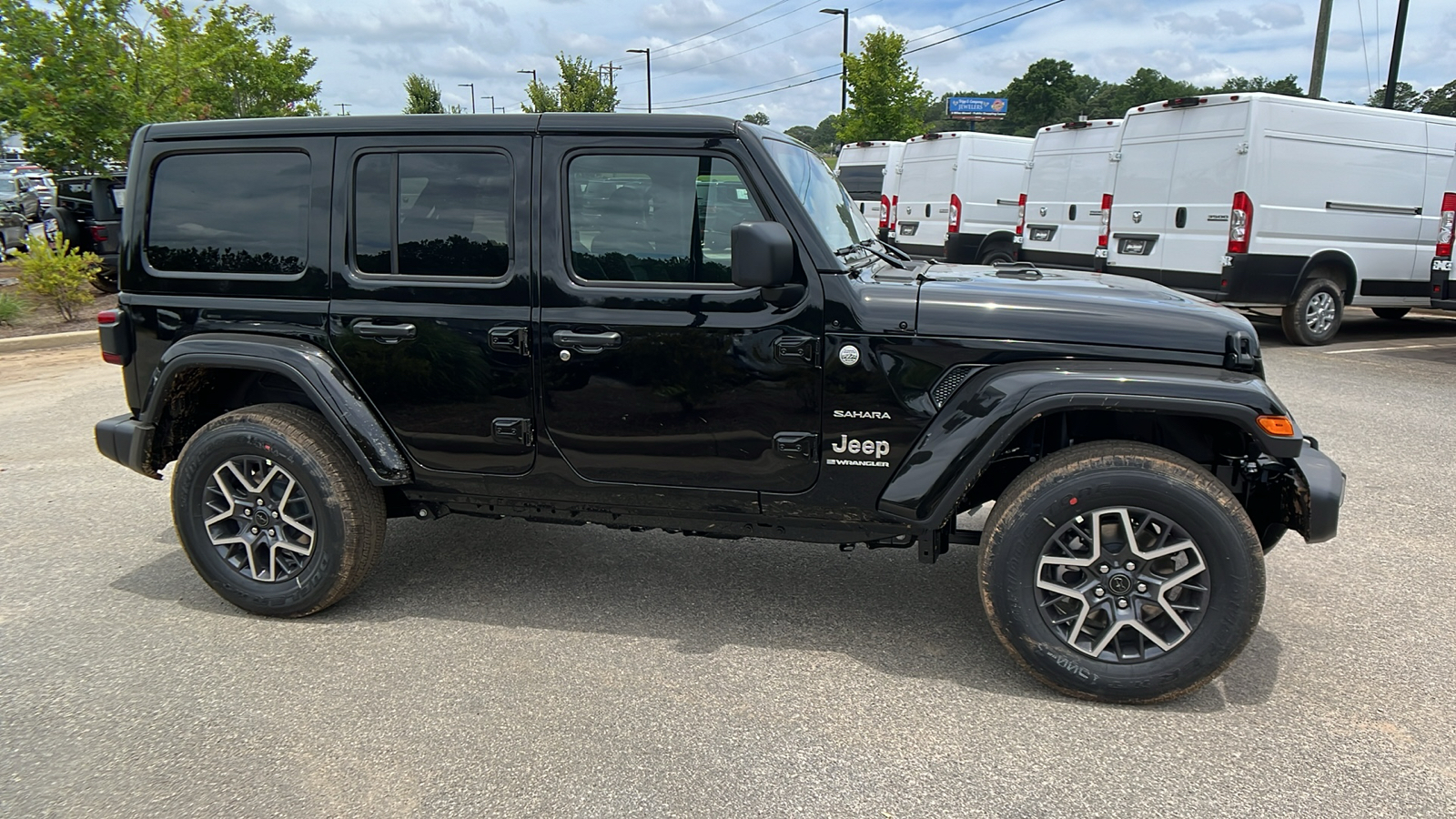 2024 Jeep Wrangler Sahara 4