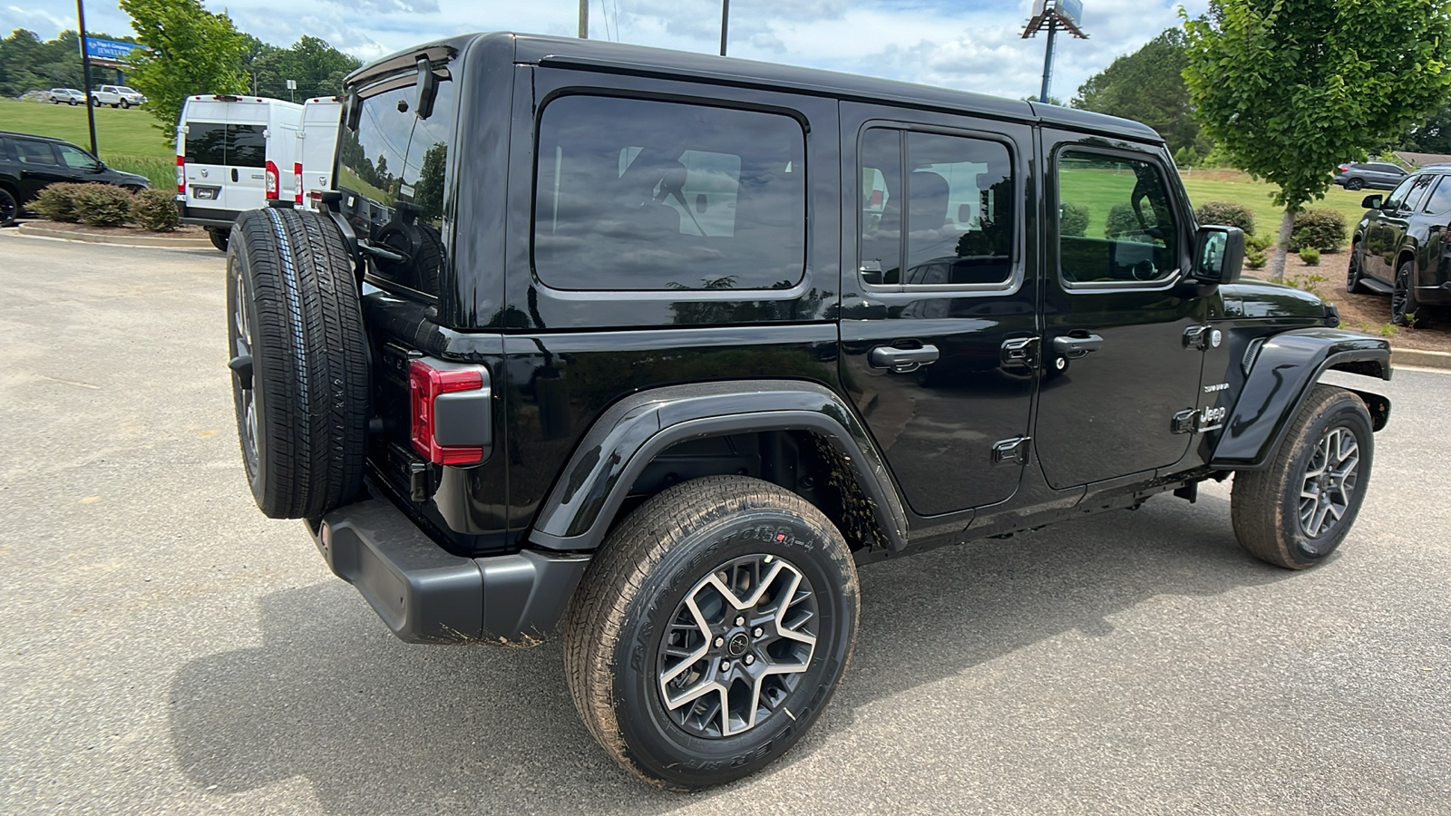 2024 Jeep Wrangler Sahara 5