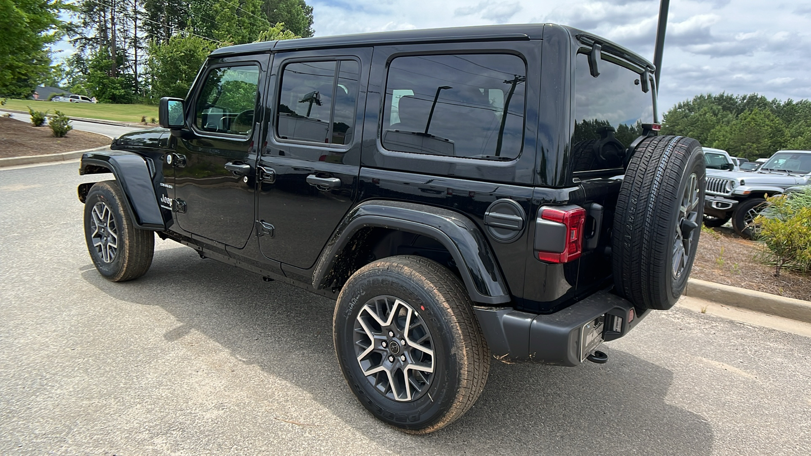 2024 Jeep Wrangler Sahara 7