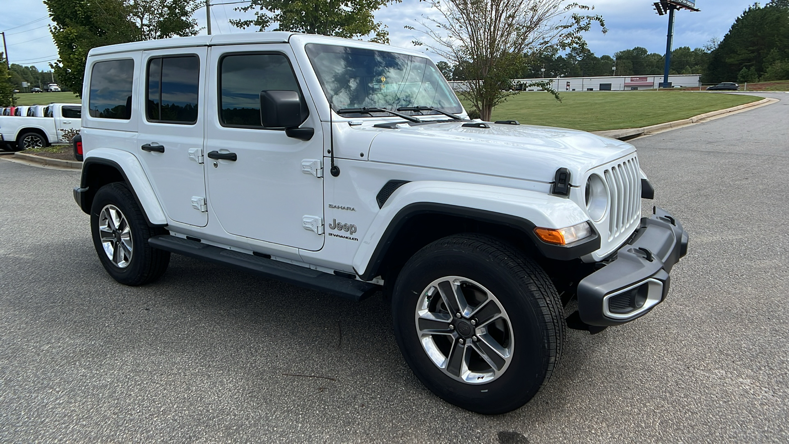 2023 Jeep Wrangler Sahara 3